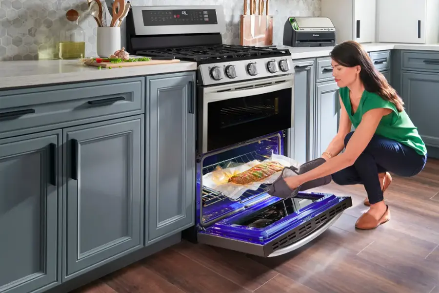 Alt View 29. LG - 6.9 Cu. Ft. Freestanding Double Oven Gas True Convection Smart Range with EasyClean and Air Fry - Stainless Steel.