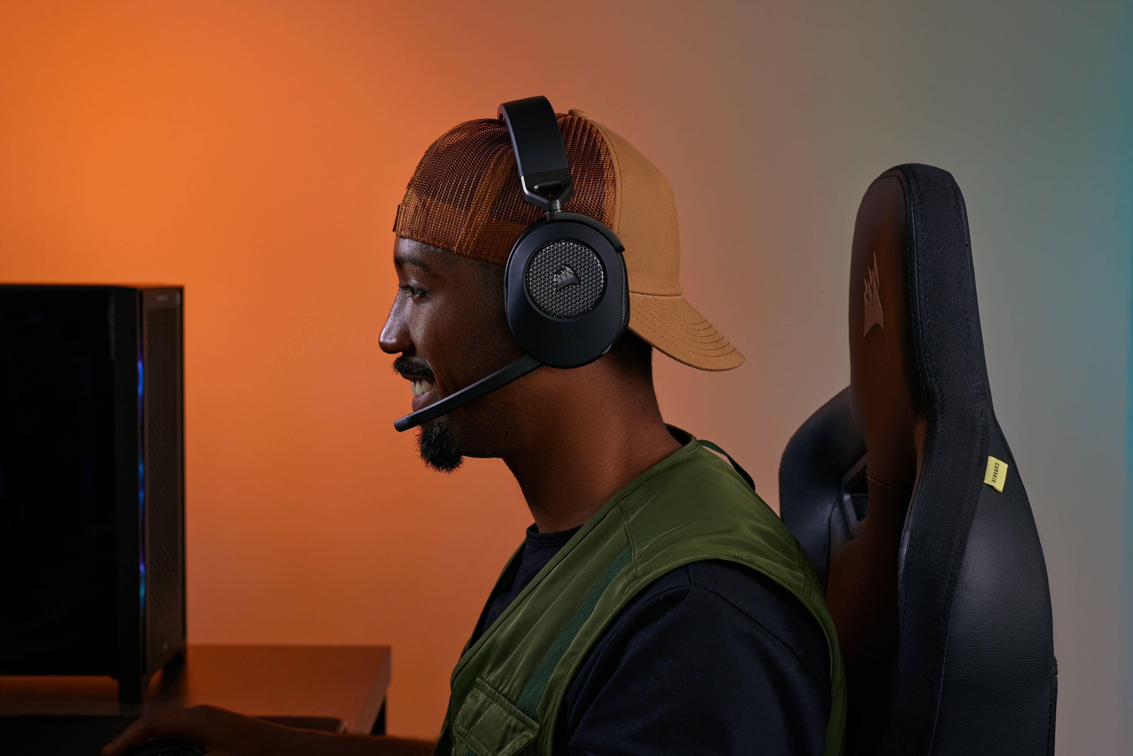 Alt View 17. CORSAIR - HS65 SURROUND Wired Gaming Headset for PC, PS5, and PS4 - Black.