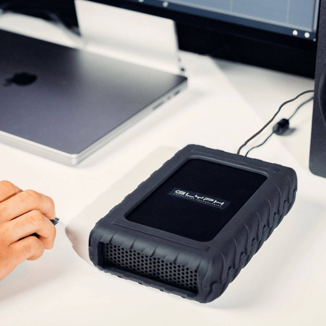 The text on the image reads: "GLYPTON"