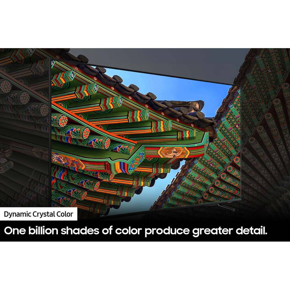 Dynamic Crystal Color  
One billion shades of color produce greater detail.
