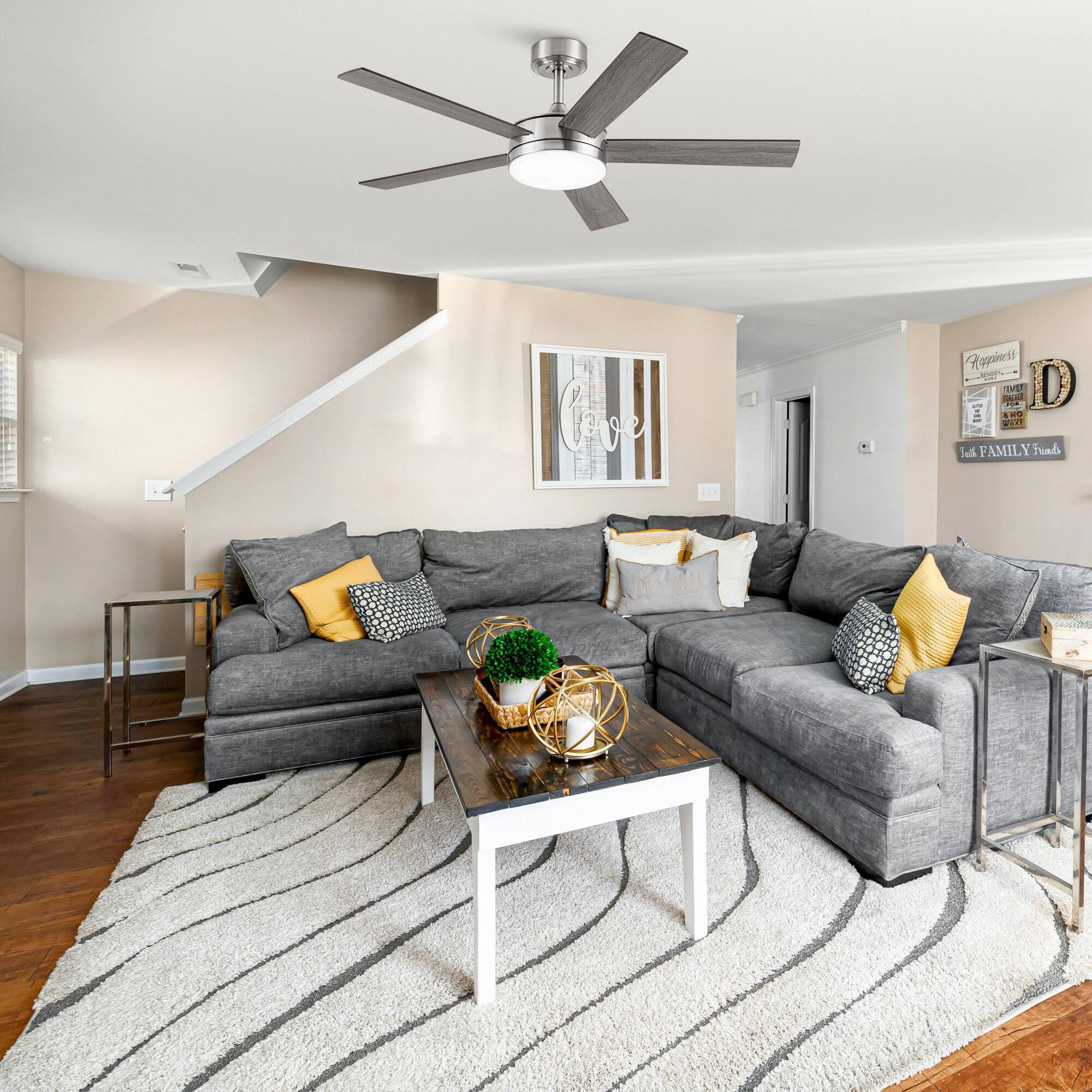 I've Ragainists PS W ts 1 400 WTE FAMILY Y Funb 6t
Corrected text:
I've Ragainists PS W ts 1 400 WTE FAMILY Y Funb 6t