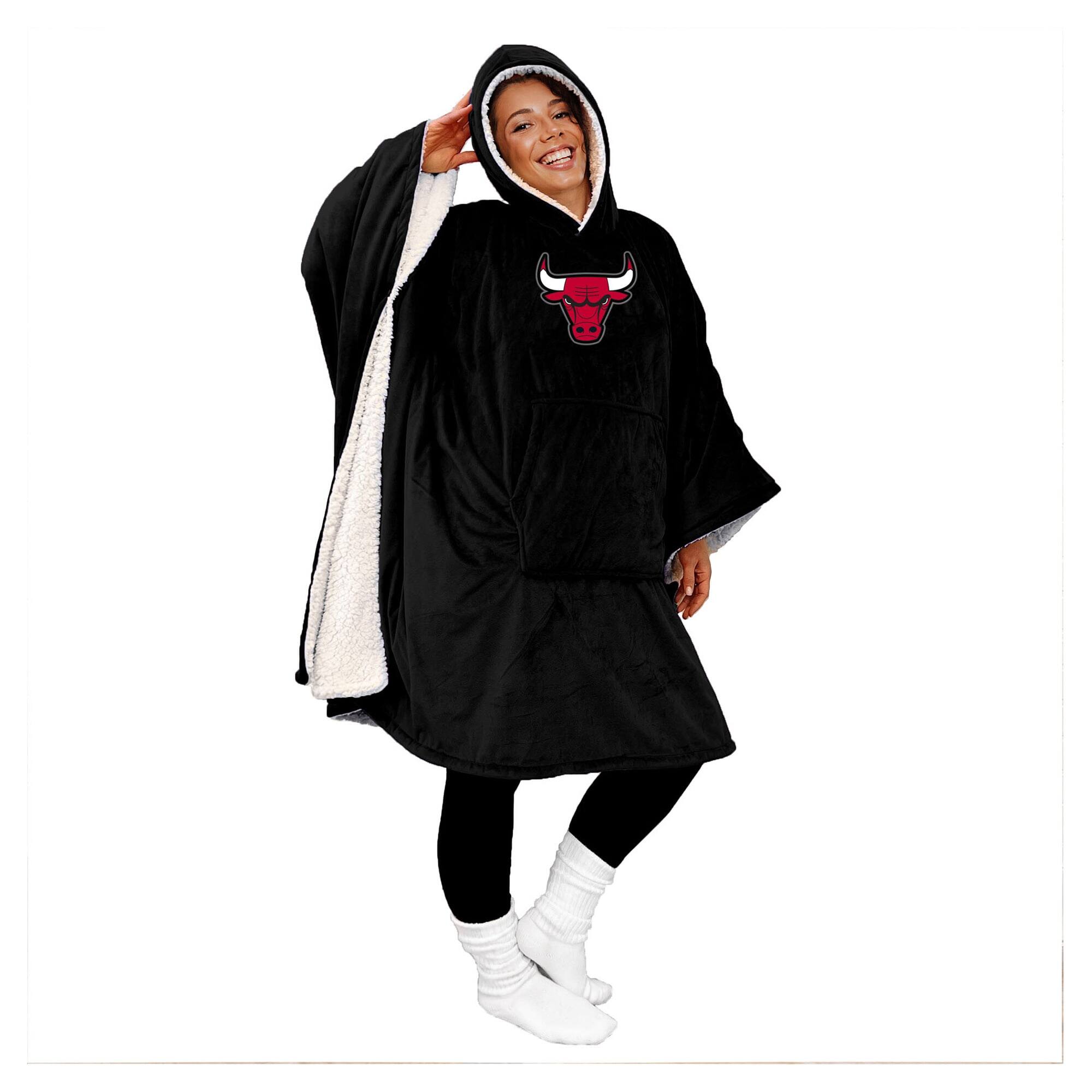 Front. Pegasus - Chicago Bulls 60" x 80" Logo Patch Sherpa Team Color Bloncho - Multicolor.