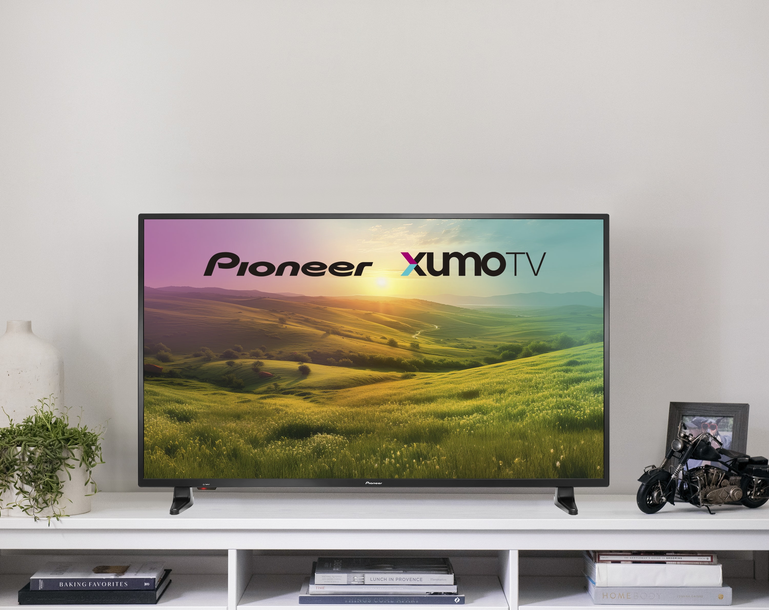 Pioneer XUMO TV | - HAKING FAVORITES - | LUNCH IN PROVENCE | EVERYBODY -