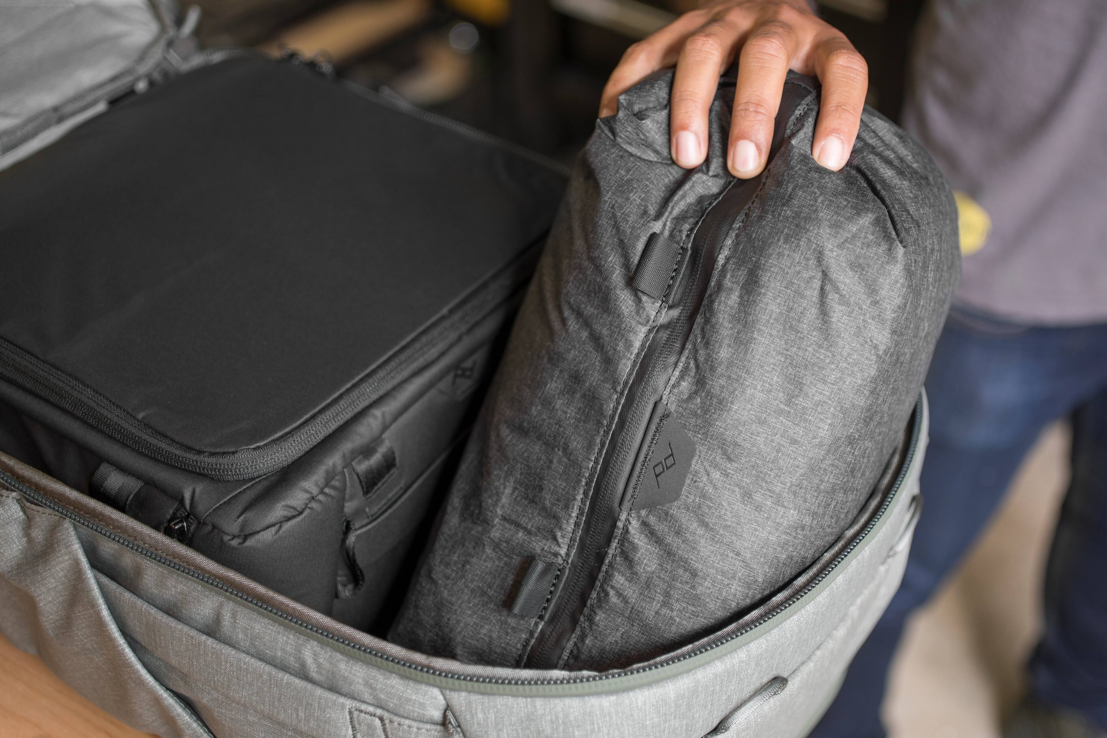 Alt View 15. Peak Design - Shoe Pouch - Charcoal.