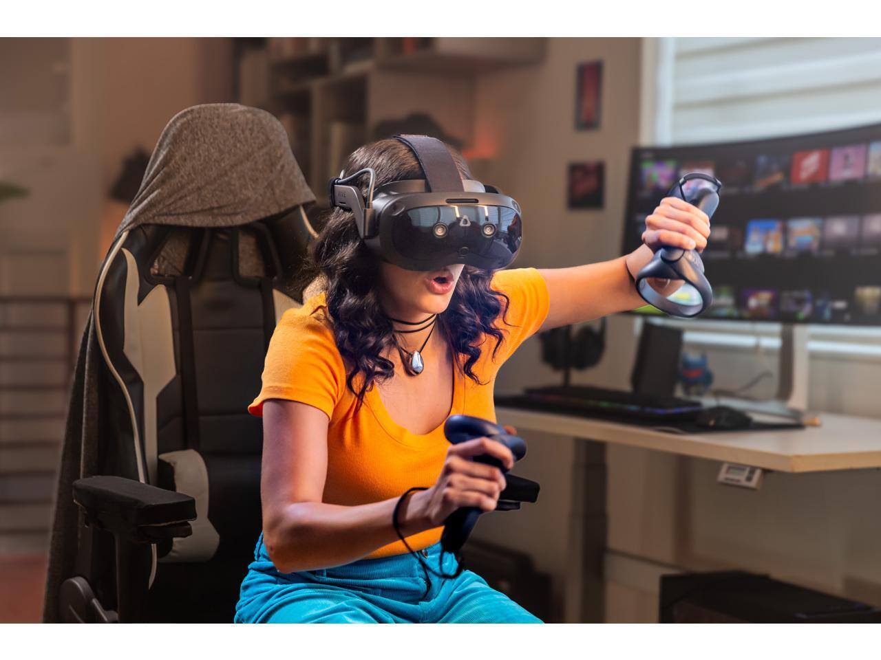 Alt View 3. HTC - VIVE Focus Vision Wired Bundle - Black.
