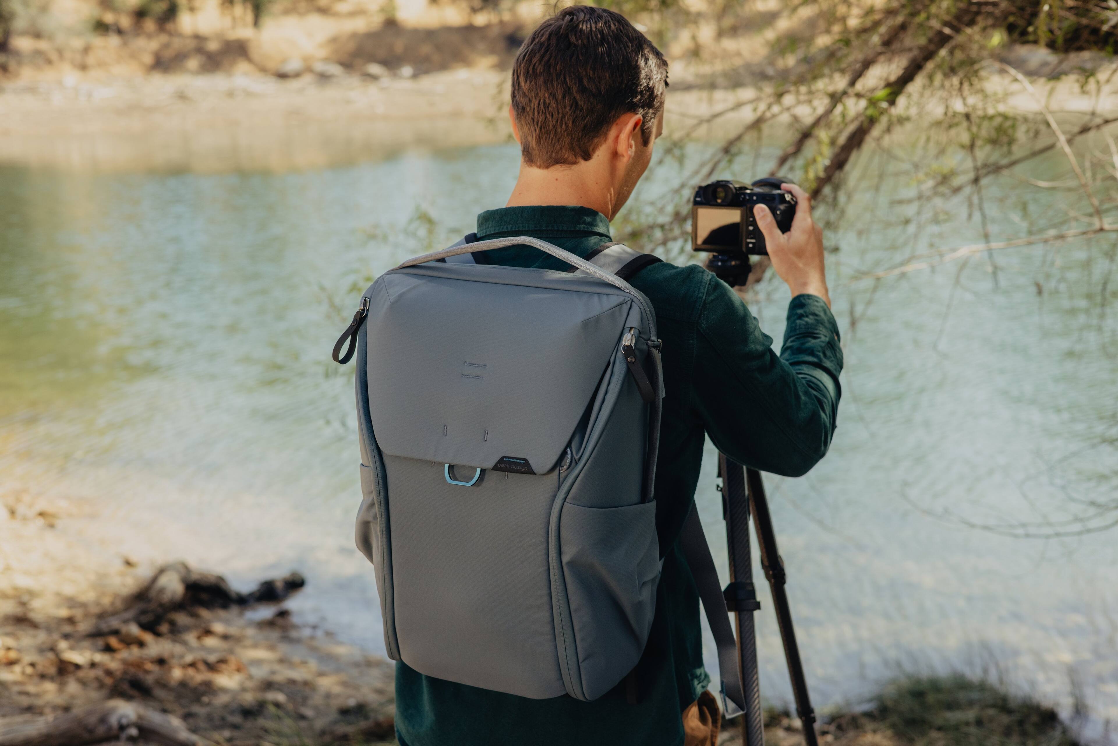Left. Peak Design - Everyday Backpack V2 30L - Ocean.