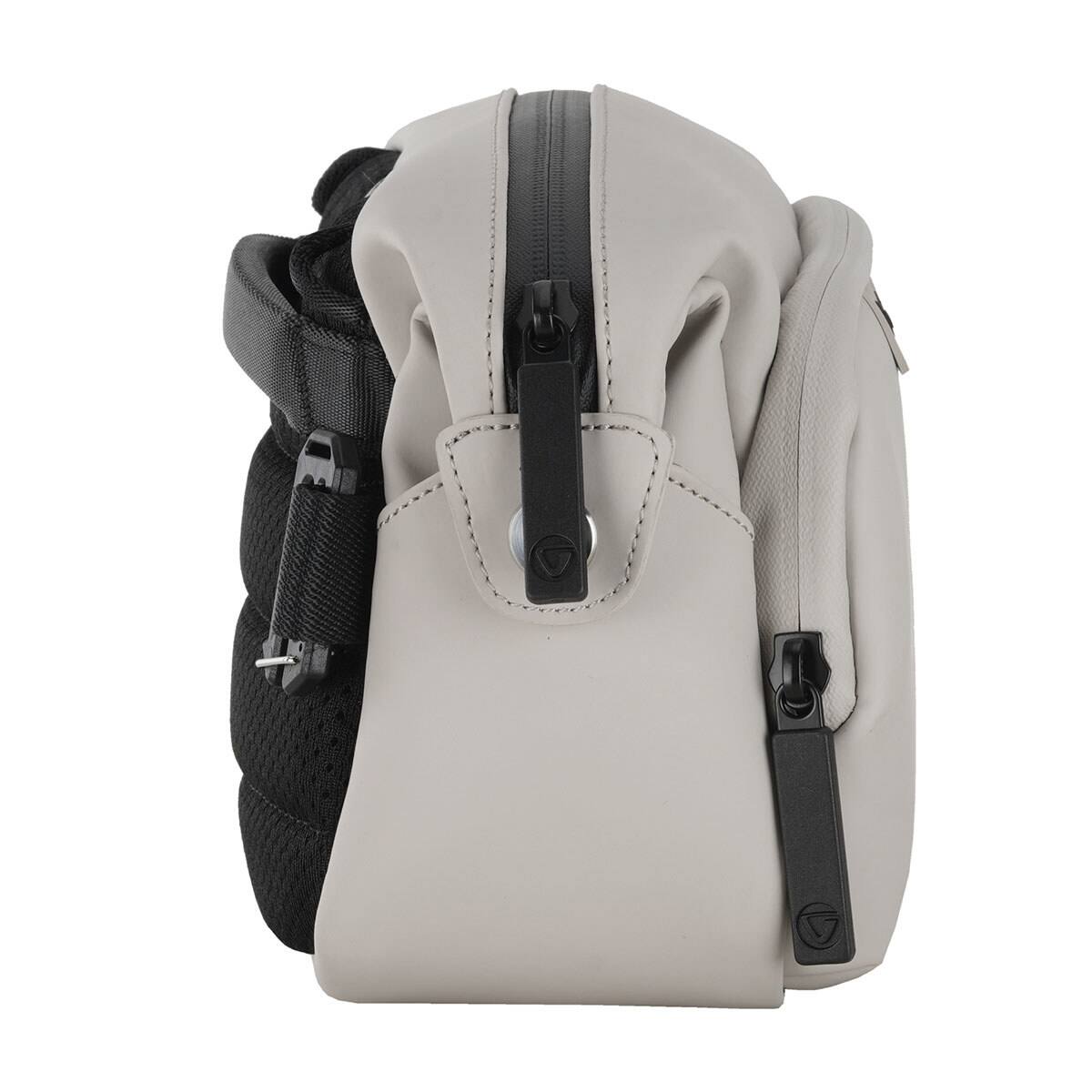 Alt View 3. Vanguard - Vanguard The Vanguard VEO Lite S2L shoulder bag is an ultra-lightweight 2L solution crafted from easy-clean,.
