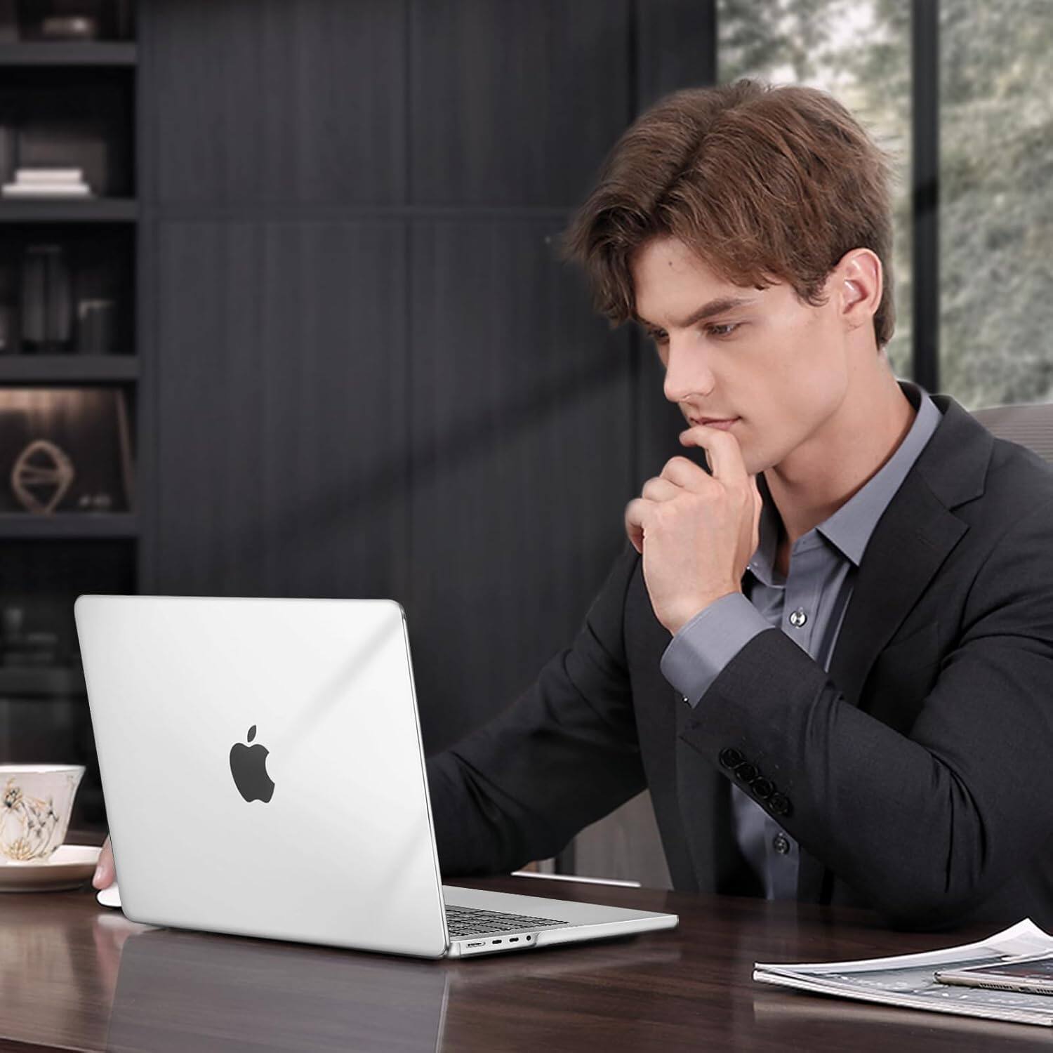 Alt View 2. mosiso - Case for MacBook Pro 14 inch Case M5 M4 M3 M2 M1 2026-2021 A3427 A3426 A3434 A3112 A3185 A3401 A2918 A2992 A2779 A2442 - Crystal Clear.