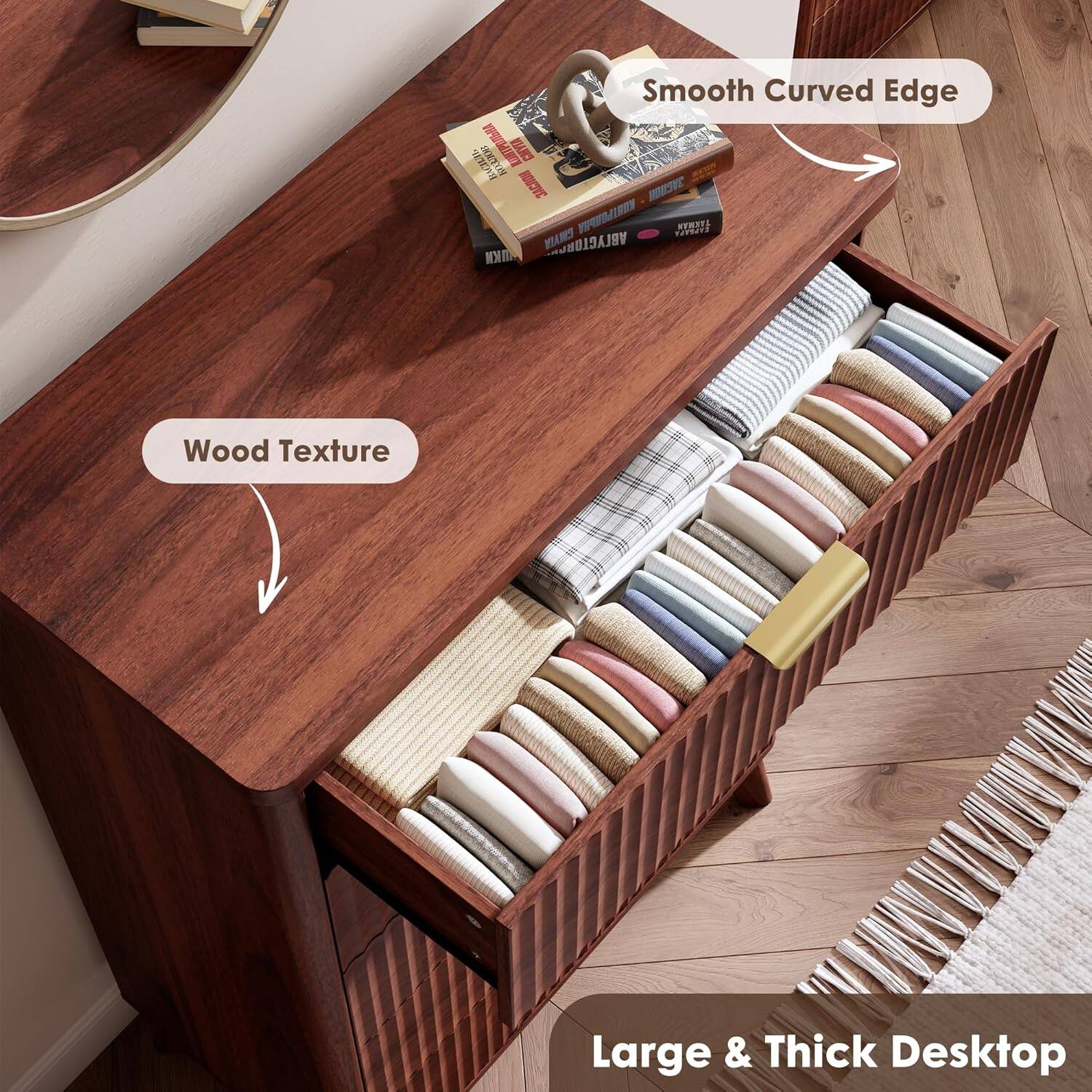 Smooth Curved Edge  
Wood Texture  
Large & Thick Desktop