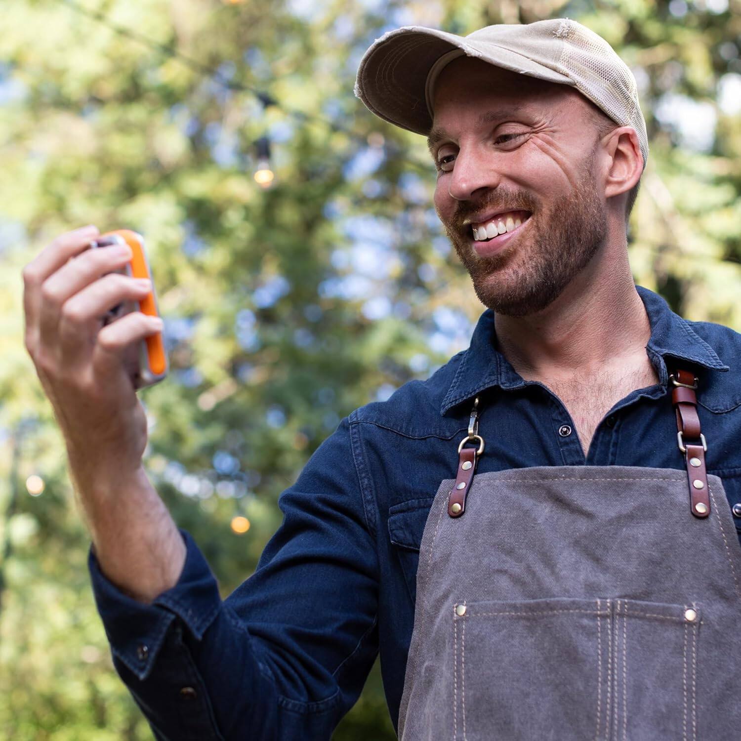 Alt View 3. Maverick - Wireless Remote Cooking Thermometer - Silver/Black/Orange.