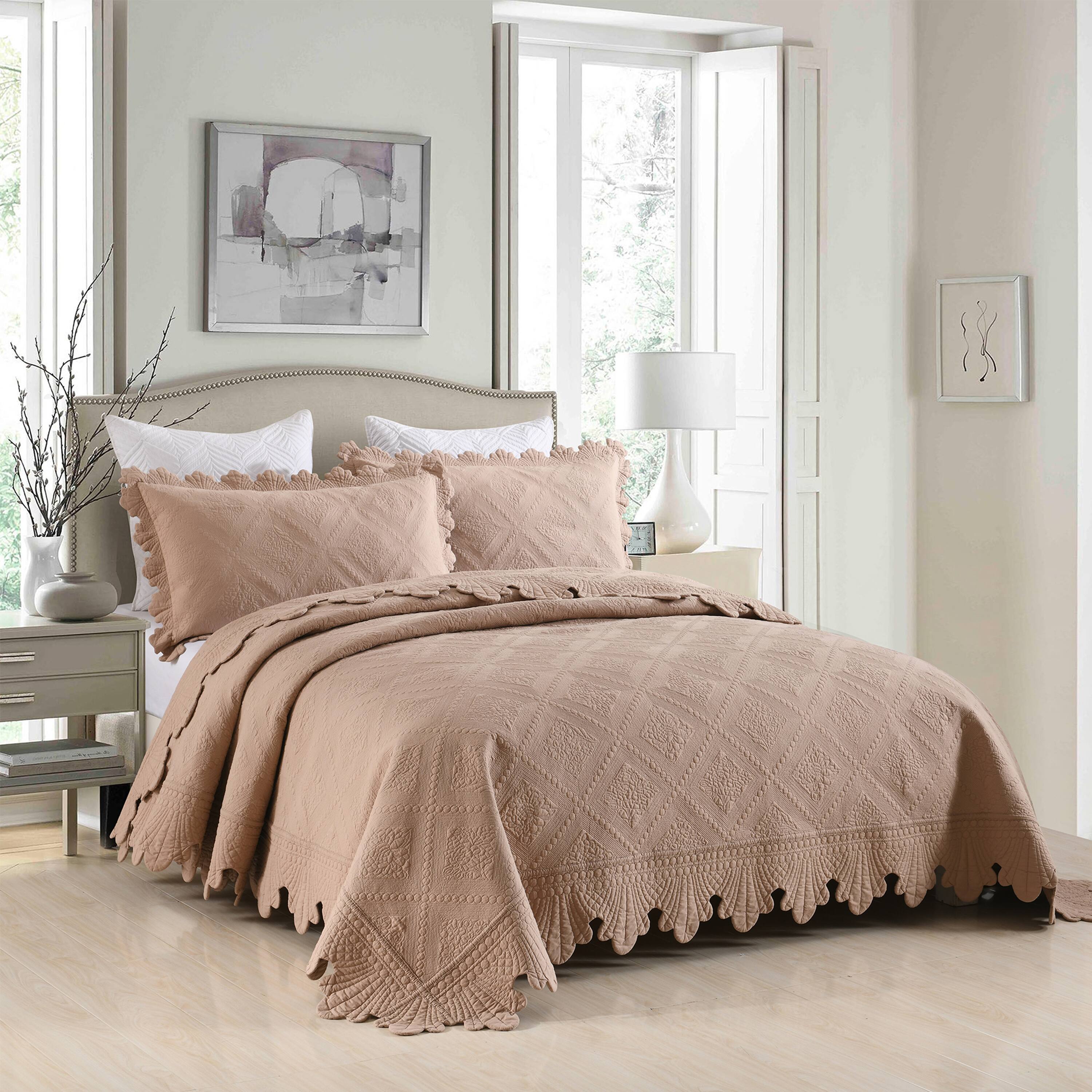 Angle. MarCielo - Marcielo 3 Piece 100% Cotton Oversized Bedspread Lightweight Quilt Bedspread Set - Brown.