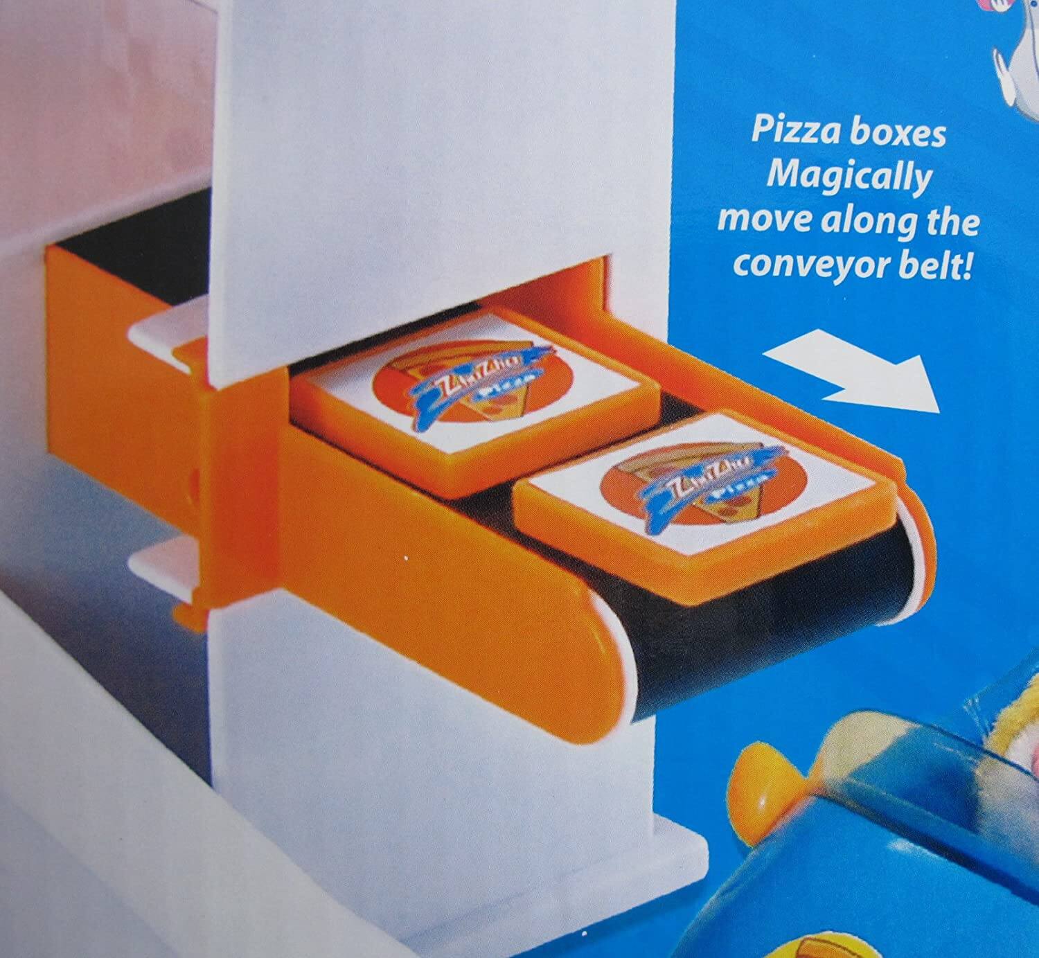 Pizza boxes magically move along the conveyor belt!  
ZA074HO Zanichu