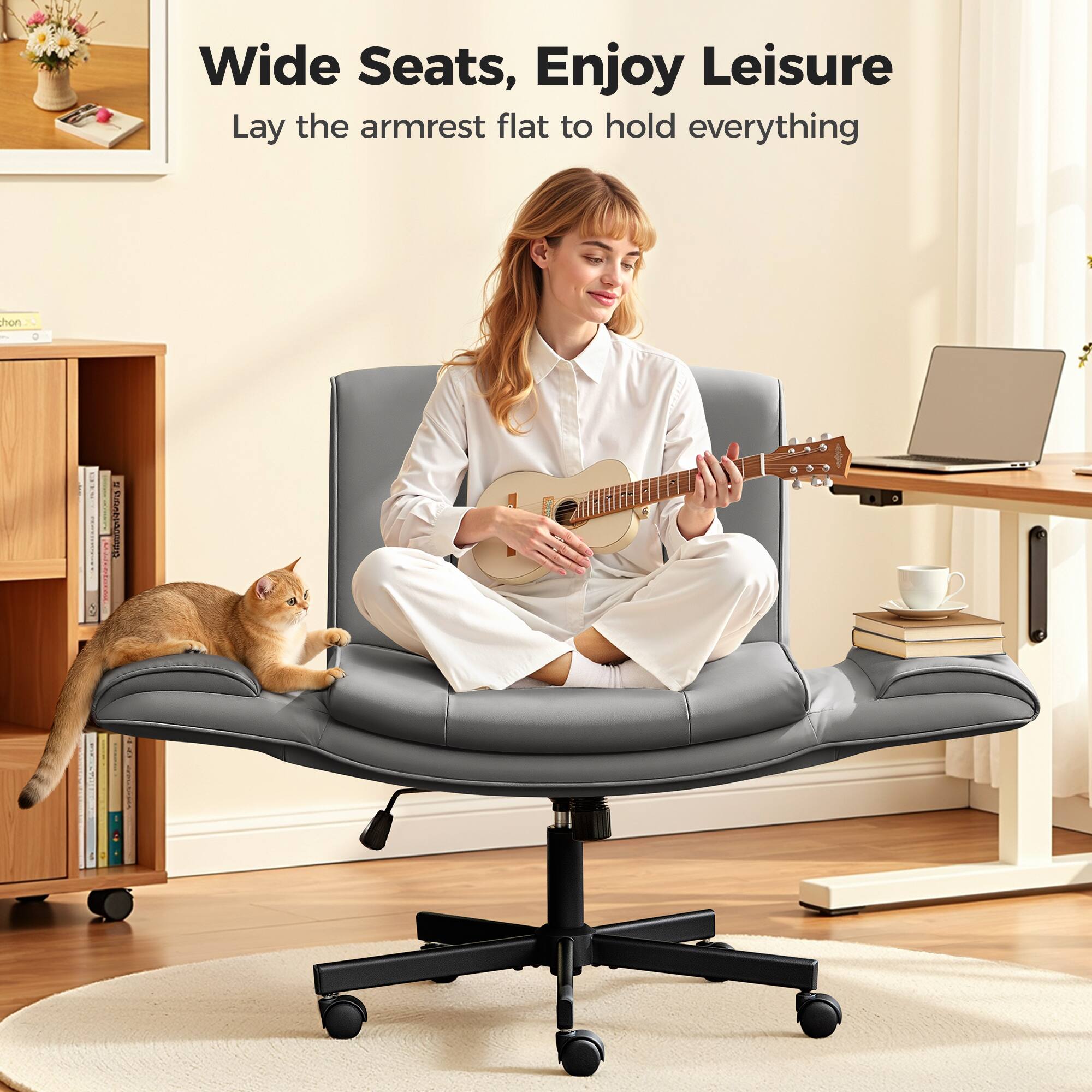 Wide Seats, Enjoy Leisure  
Lay the armrest flat to hold everything