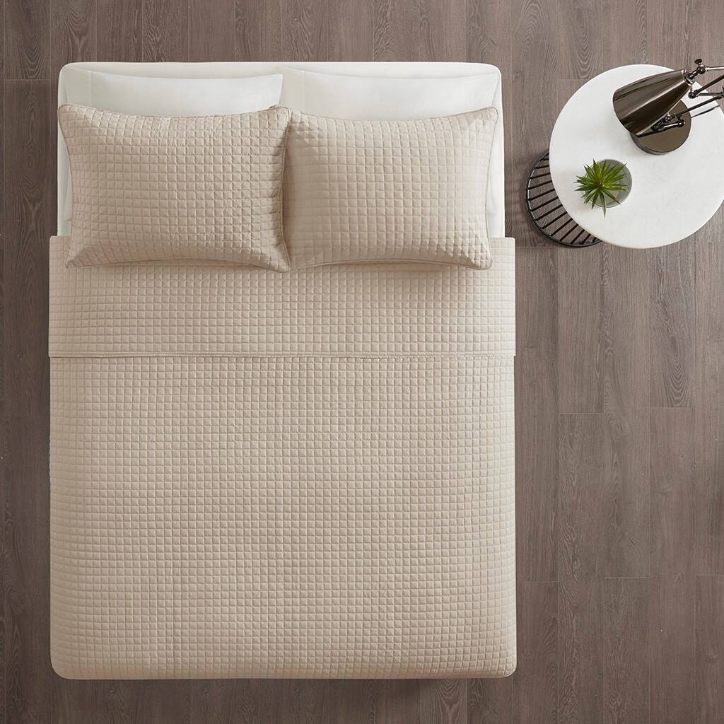 Alt View 3. Gracie Mills - Gracie Mills Geoffrey 3 Piece Reversible Quilt Set - Khaki.