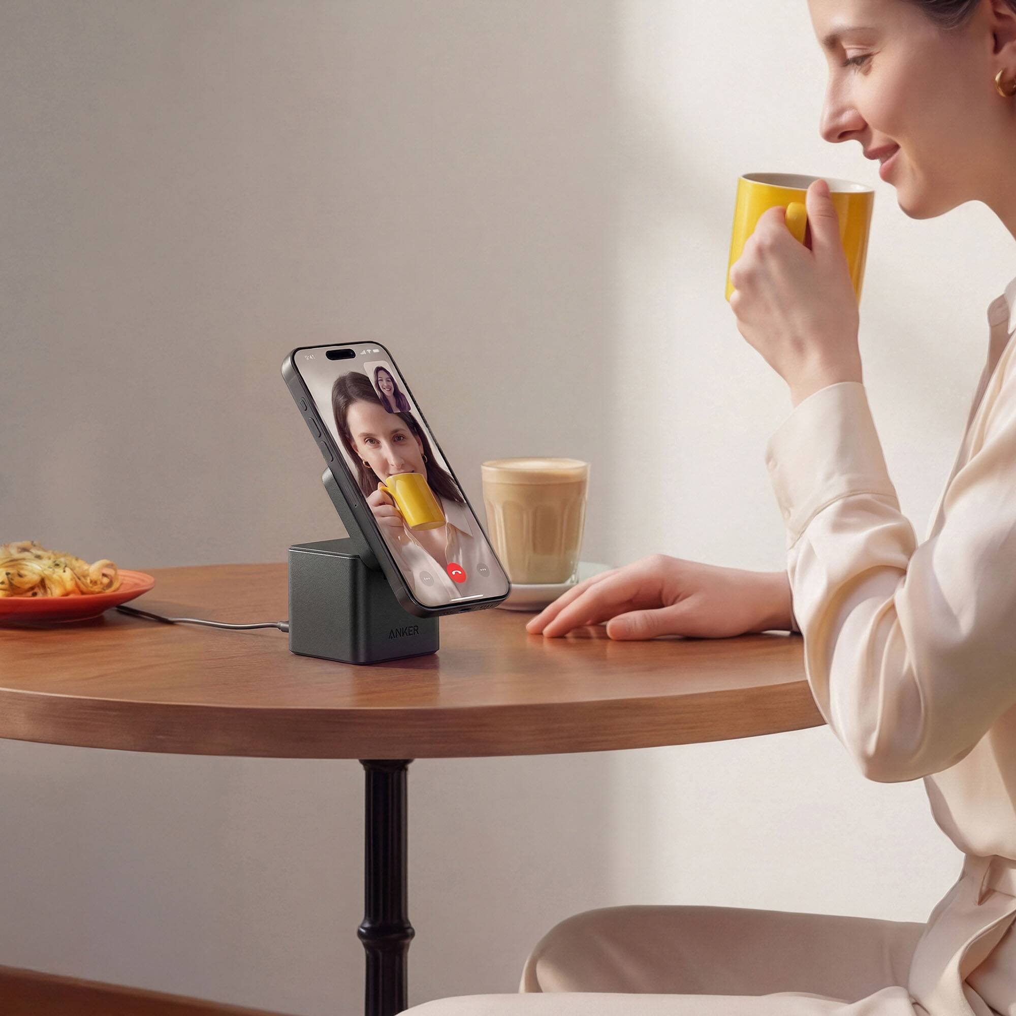 Alt View 2. Anker - MagGo Wireless Charging Station - Black.