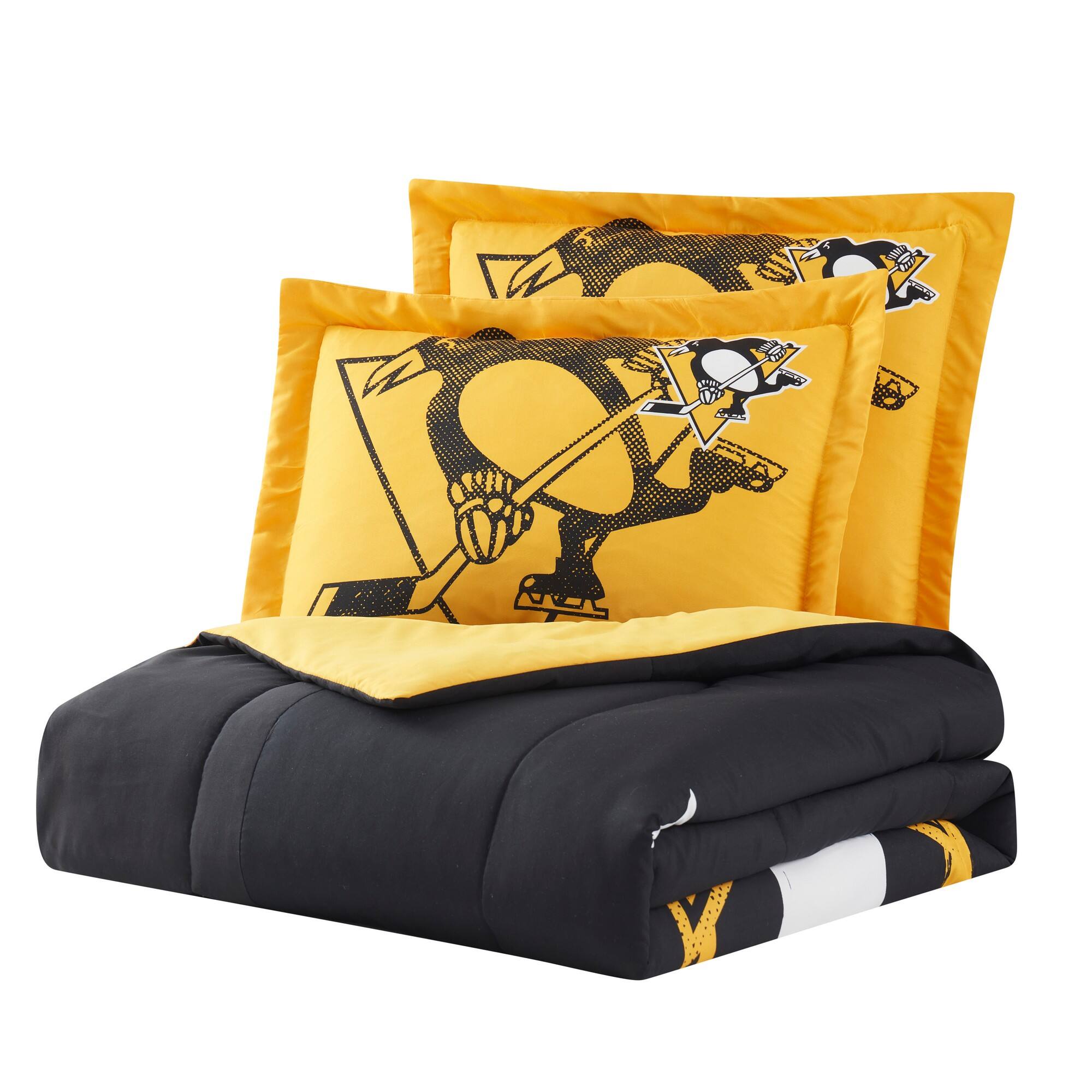 Angle. Sweet Home Collection - NHL Pittsburgh Penguins Comforter & Pillow Sham Set- Full/Queen - Multicolored.