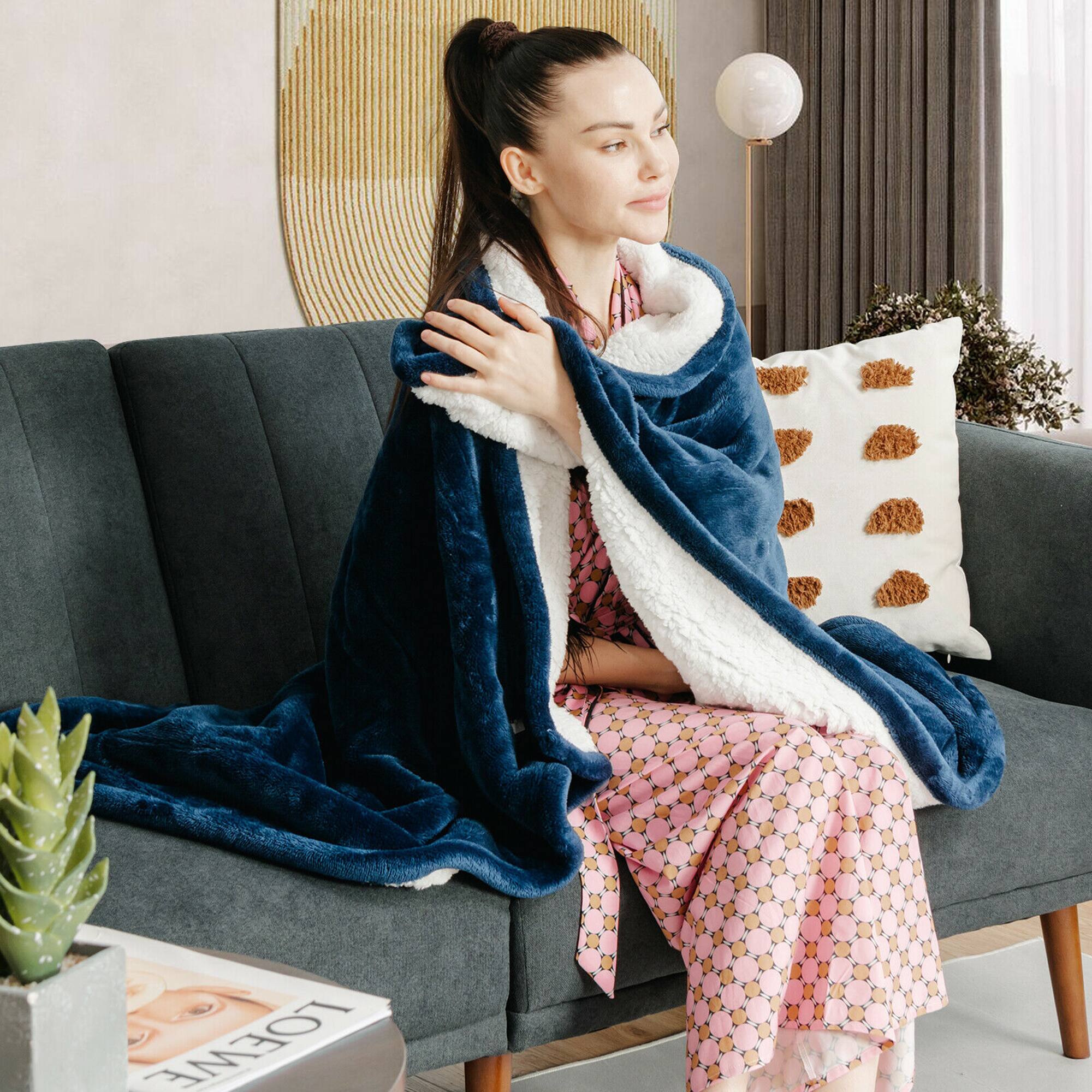 Alt View 13. Costway - 60''x 50''  Heated Throw Blanket Flannel & Sherpa Double-sided Flush - Blue.