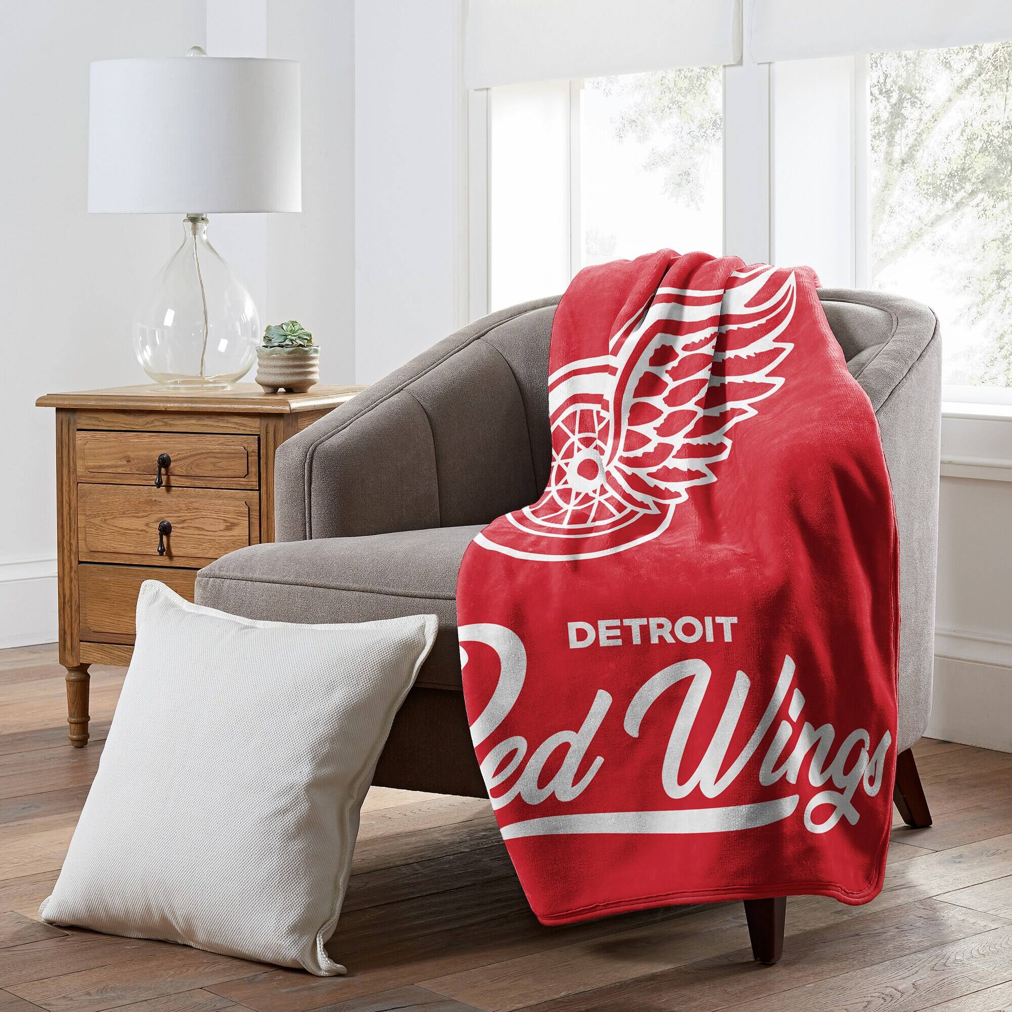 DETROIT  
Red Wings