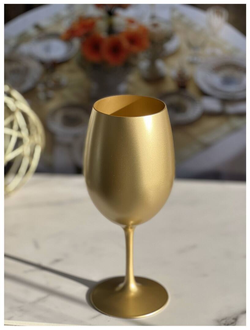 Left. APRILSOUL - Metallic Gold Plastic Wine Glasses Set of 4 BPA Free Acrylic Unbreakable Red White Wine Glasses - Gold.