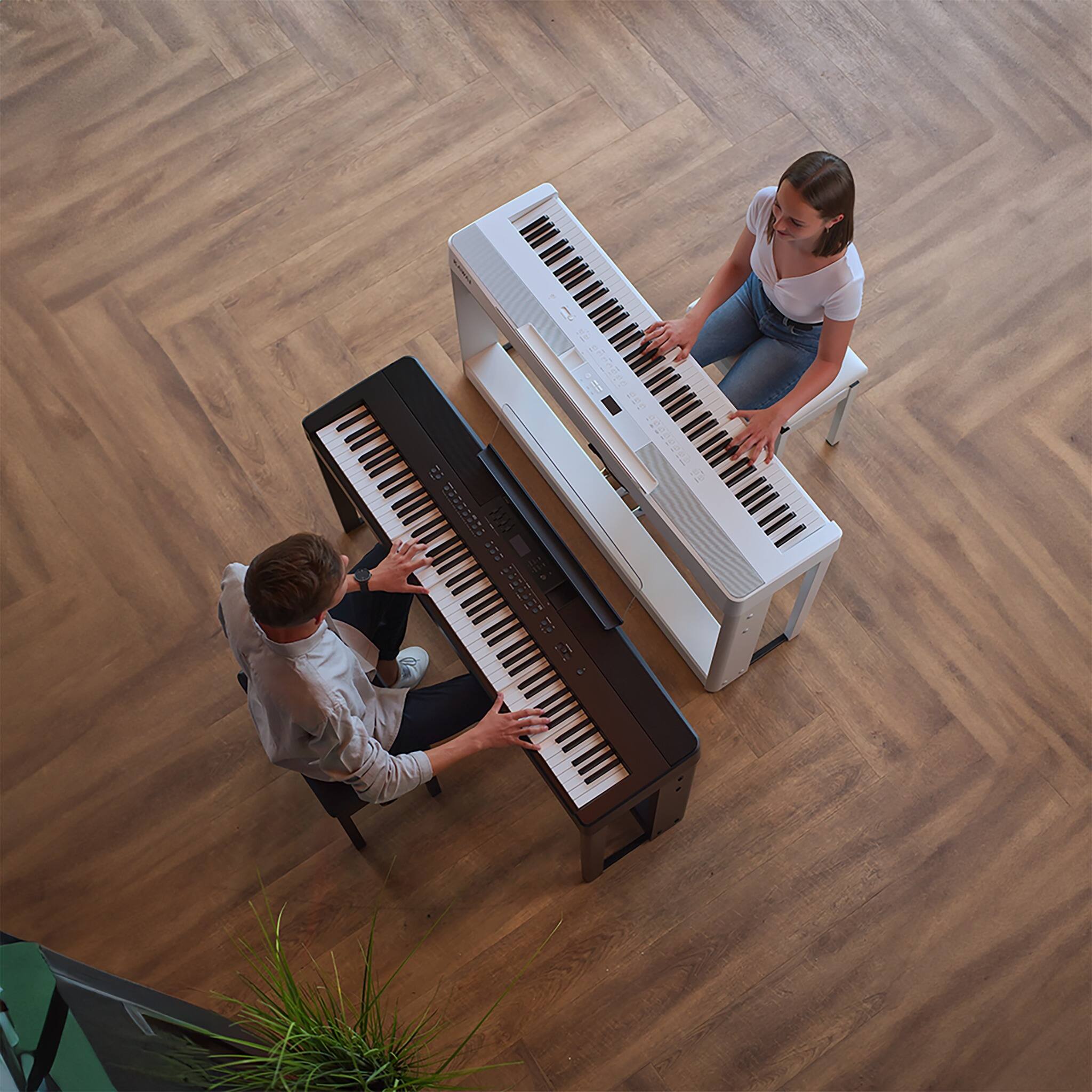 Angle. Kawai Pianos - ES520 88-Key Digital Piano with Responsive Hammer Compact II Action | Built-in Bluetooth and Integrated Lesson Books - Snow White.