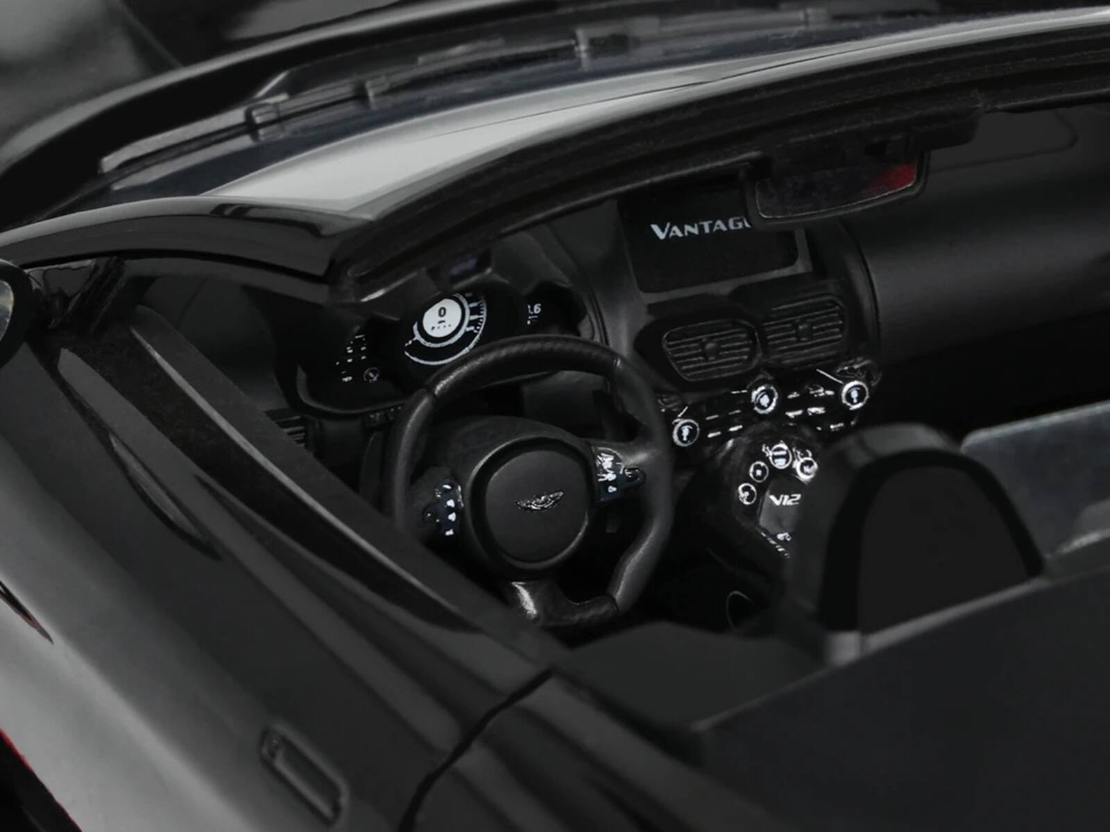 VANTAGE 0 E 16 f . . V12