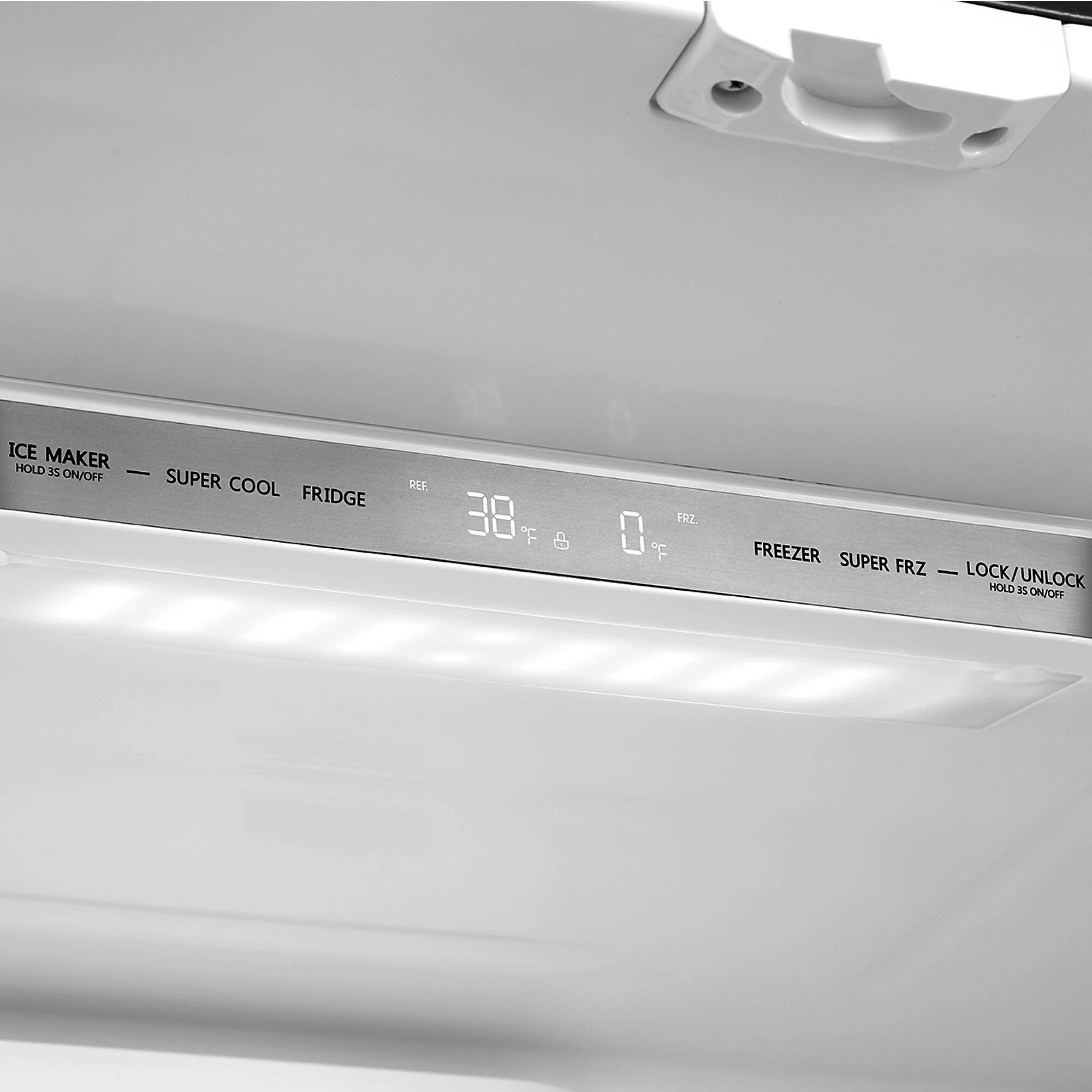 ICE MAKER HOLD 35 ON/OFF : SUPER COOL FRIDGE REE 38 F 8 FRZ. 0 FREEZER SUPER FRZ LOCK/UNLOCK HOLD 35 ON/OFF