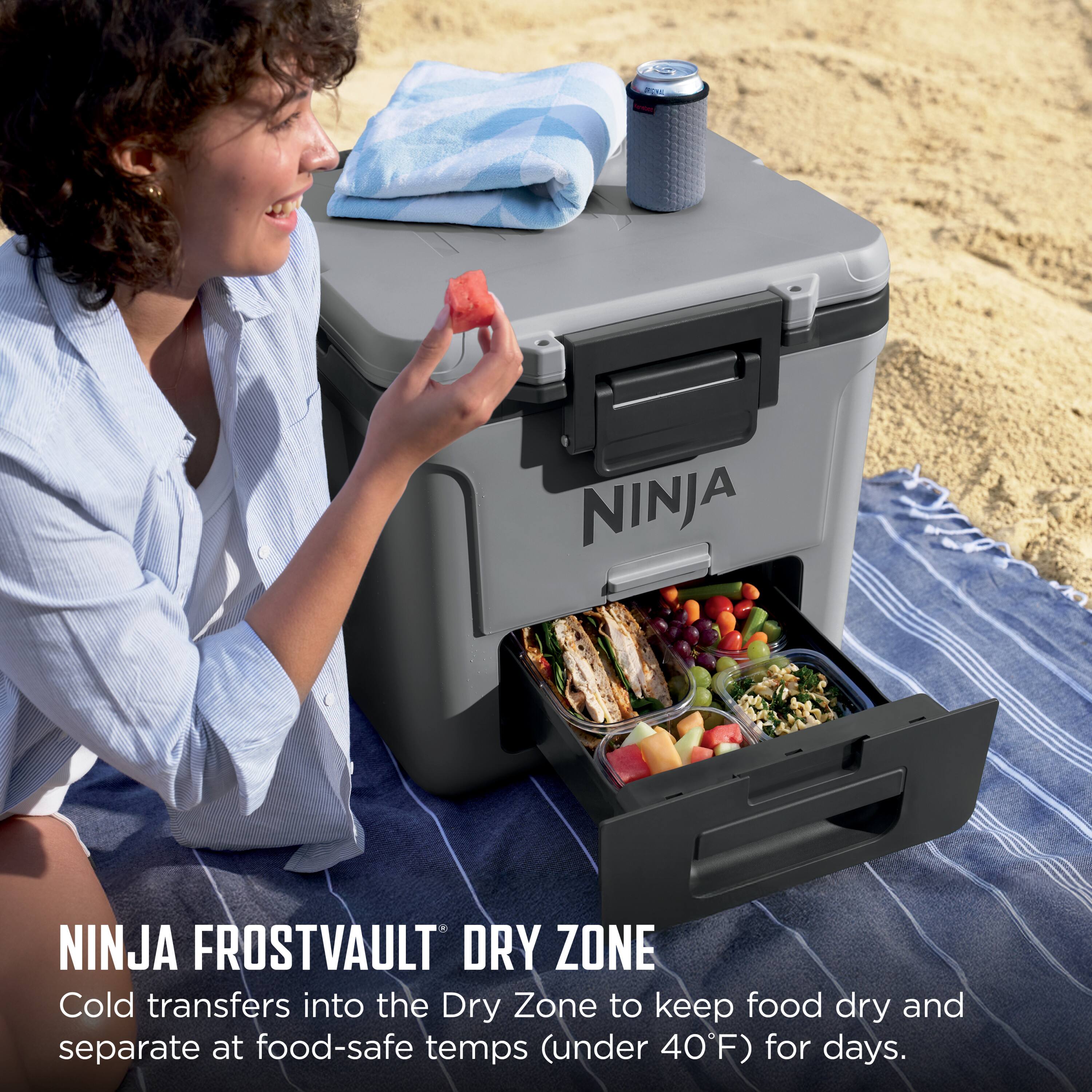 NINJA FROSTVAULT DRY ZONE  
Cold transfers into the Dry Zone to keep food dry and separate at food-safe temps (under 40°F) for days.