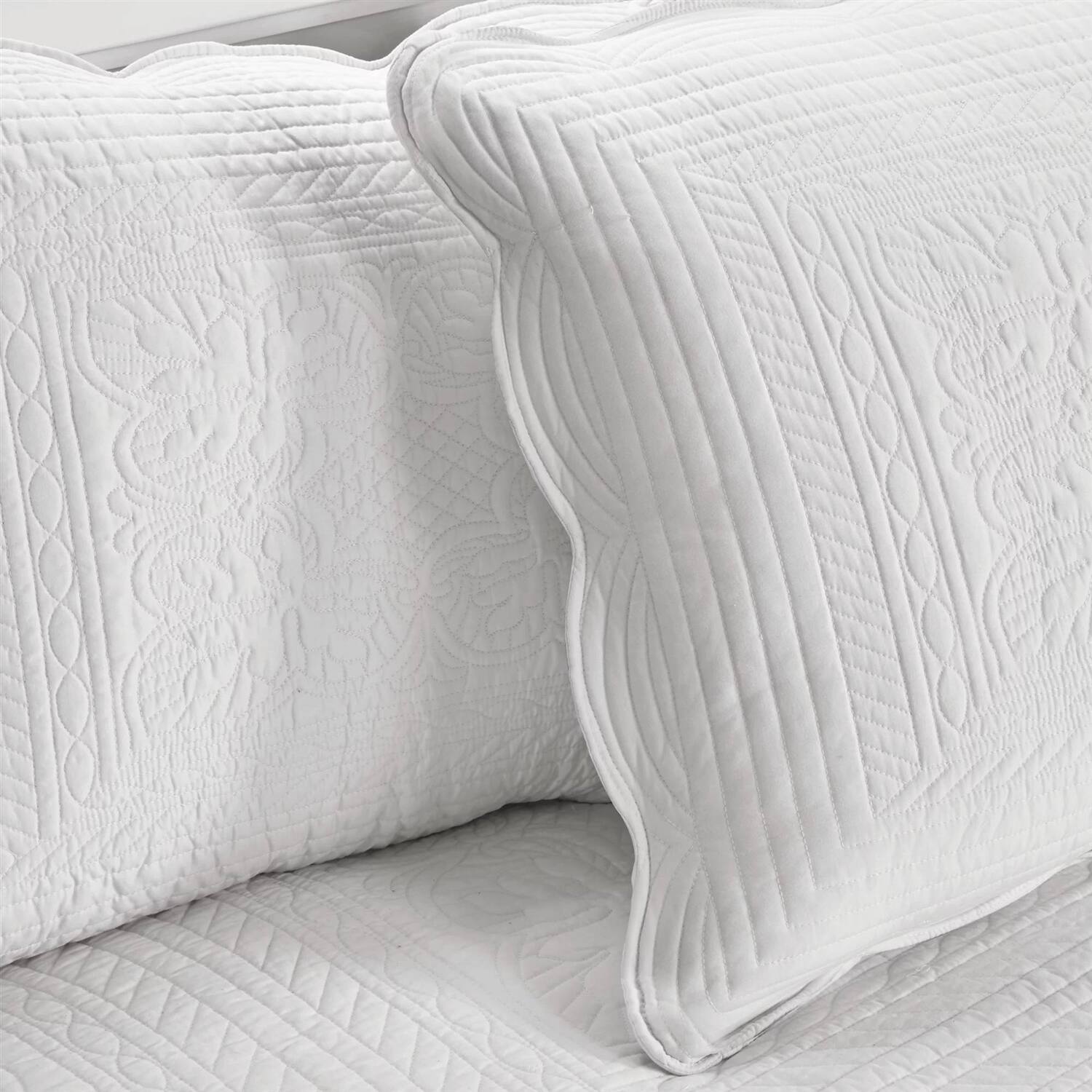 Left. Hivvago - 6-Piece Farmhouse White Daybed Cover Bedding Set with Scalloped Edges - White.