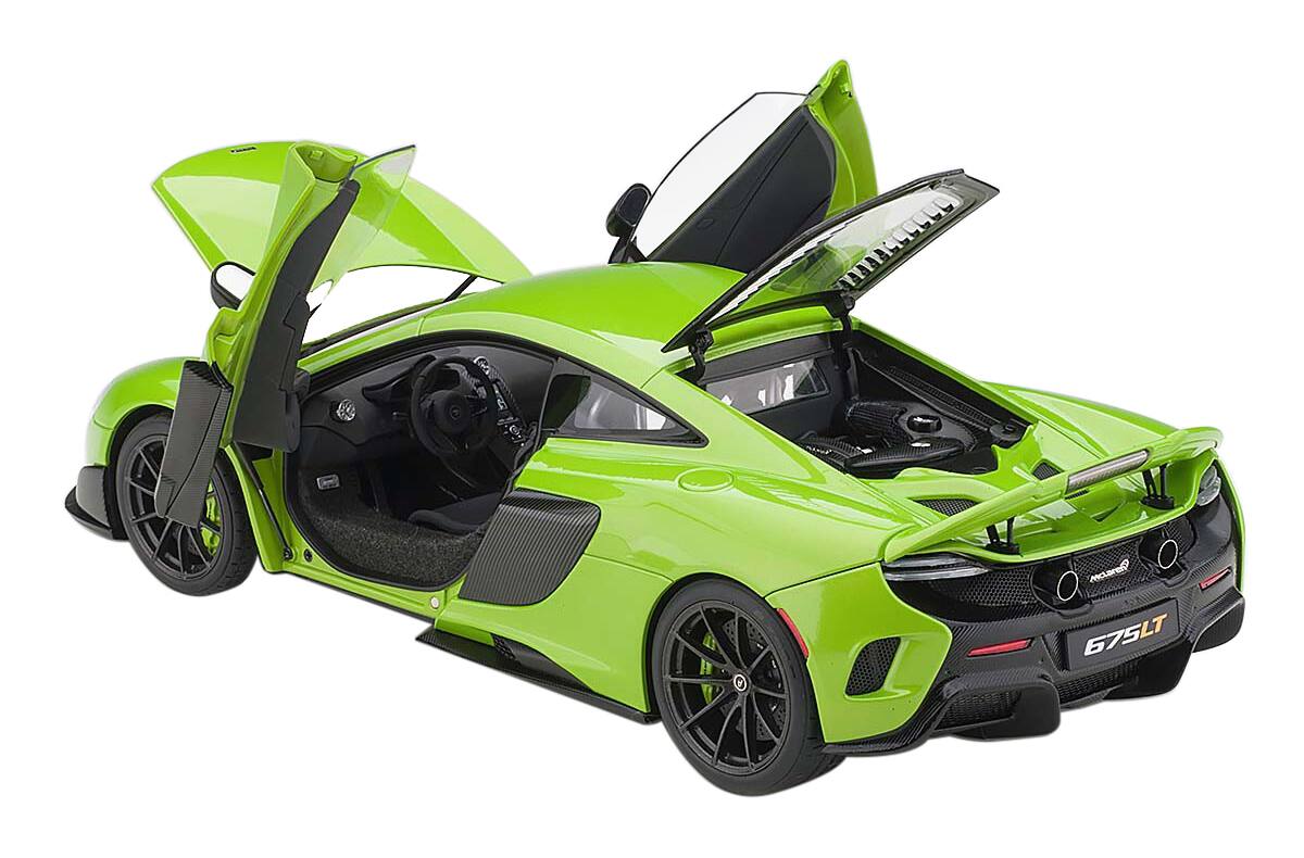 Aston Martin 675LT