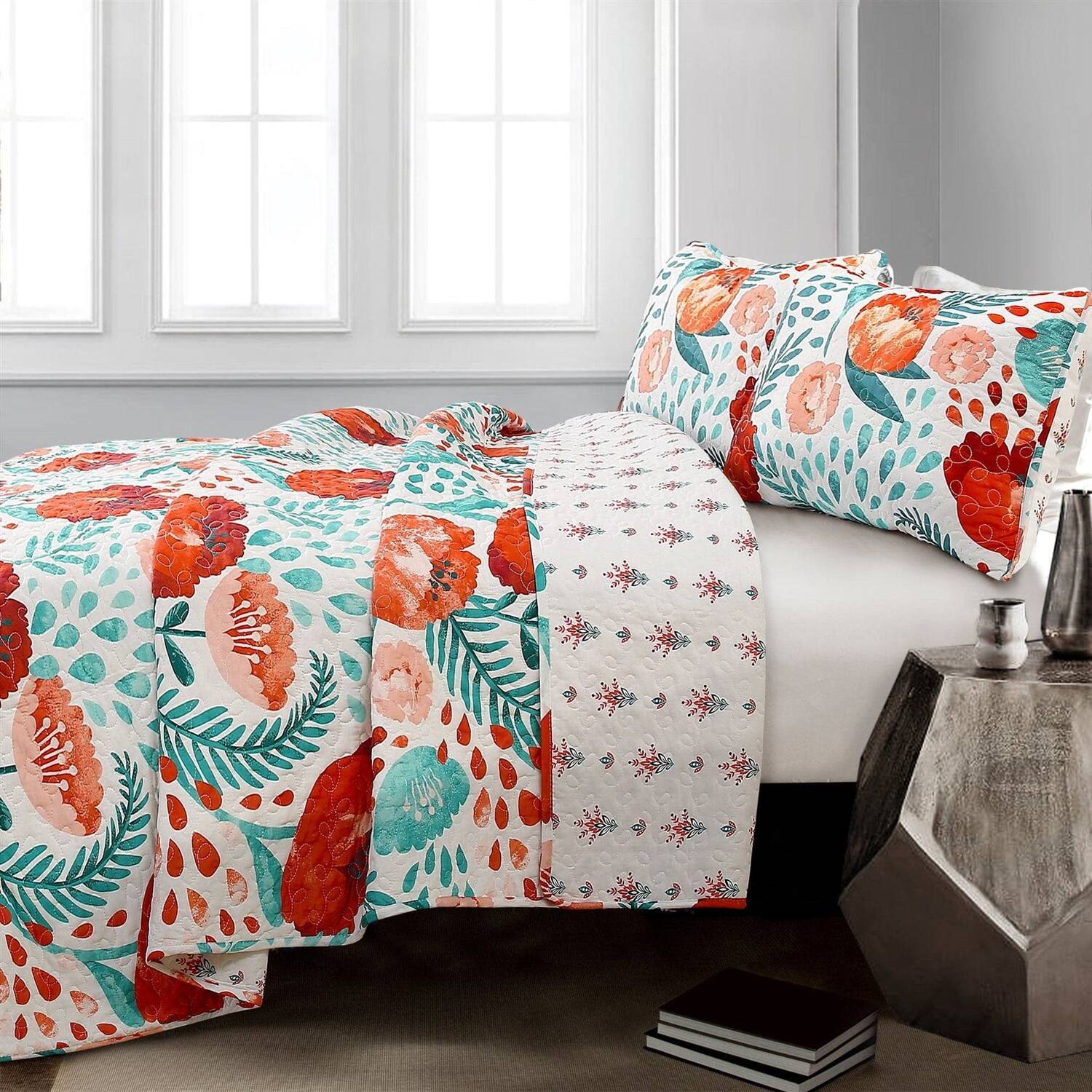 Angle. Hivvago - Full/Queen Red Poppy Flower White Teal Lightweight 3 Piece Cotton Quilt Set - Red Poppy Flower White.