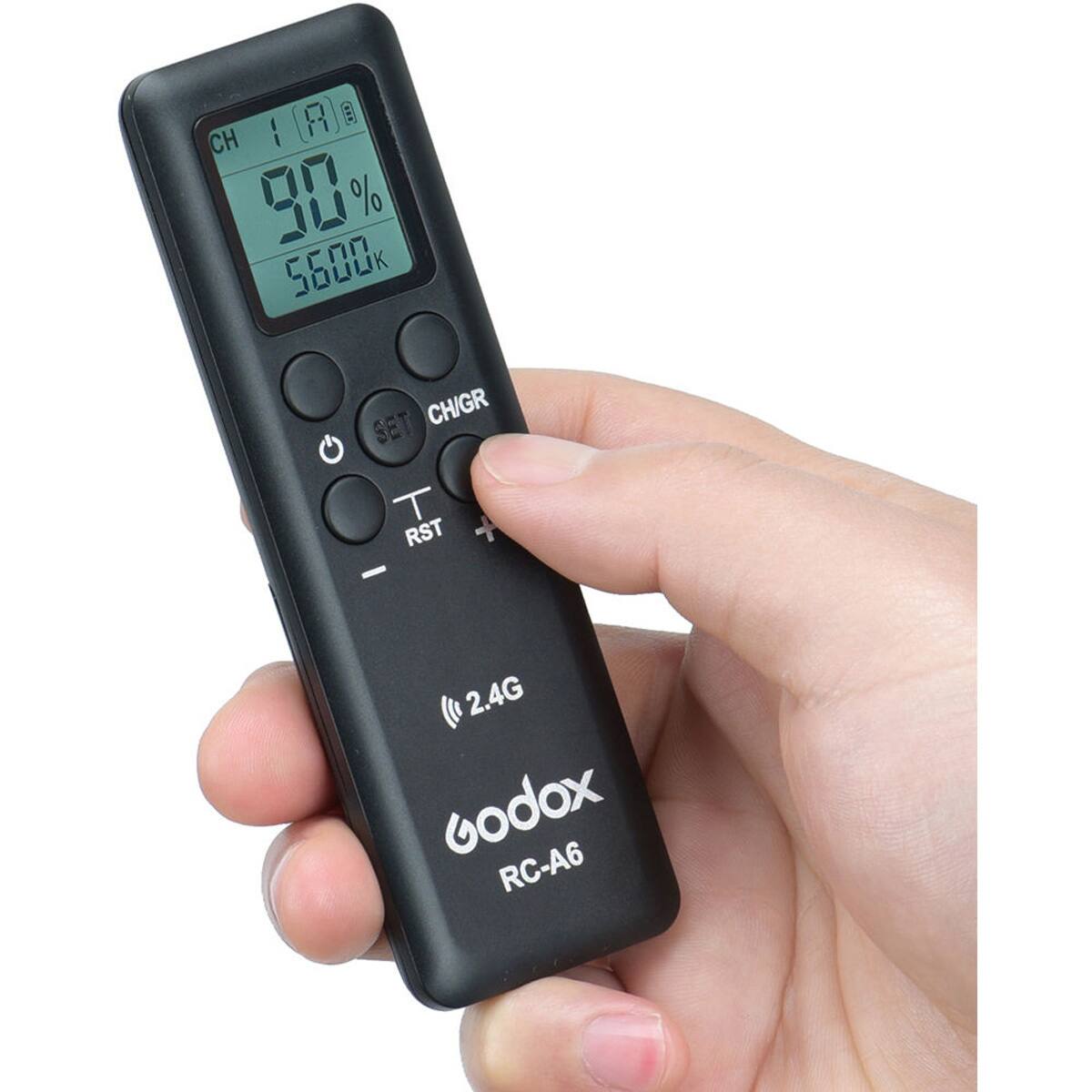 CH 1  
90%  
5600K  
SET  
CH/GR  
T  
RST  
+  
-  
2.4G  
Godox  
RC-A6