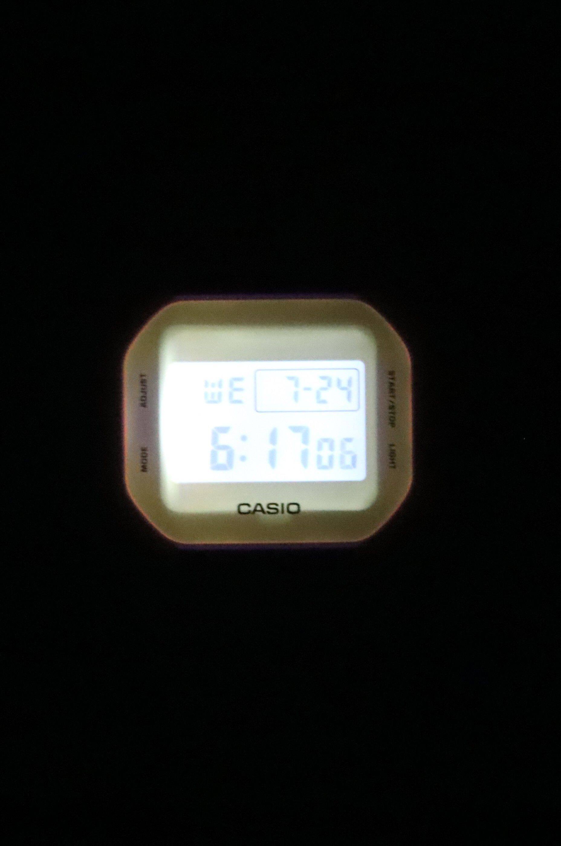 TRULOA MODR WE  
7-24 START/STOP  
6:17:06  
LIGHT  
CASIO