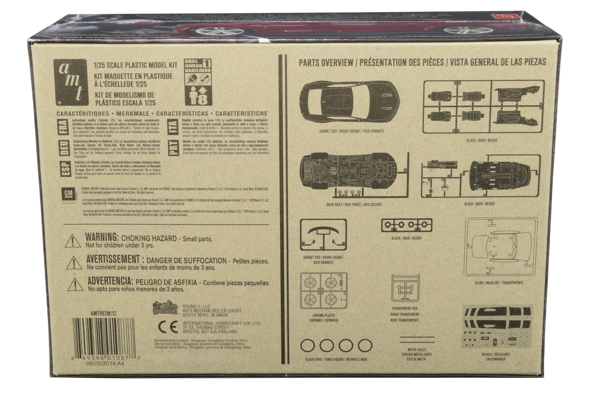 Sure, here is the corrected and grouped text from the image:

---

**1/25 SCALE PLASTIC MODEL KIT**

**KIT MAQUETTE EN PLASTIQUE À L'ÉCHELLE DE 1/25**

**KIT DE MODELISMO DE PLÁSTICO ESCALA 1/25**

**CARACTÉRISTIQUES - MERKMALE - CARACTERÍSTICAS - CARATTERISTICHE**

- Authentique modèle à l'échelle 1/25. La caractéristique de détaillages.
- Authentic model at 1/25 scale. The characteristic of details.
- Modelo auténtico a escala 1/25. La característica de detalles.
- Autentico modello a scala 1/25. La caratteristica di dettagli.

**PARTS OVERVIEW / PRÉSENTATION DES PIÈCES / VISTA GENERAL DE LAS PIEZAS**

- GARNET RED / ROUGE GRÉNAT / ROJO GRANATE
- BLACK / NOIR / NEGRO
- DARK GRAY / GRIS FONCÉ / GRIS OSCURO
- CLEAR /