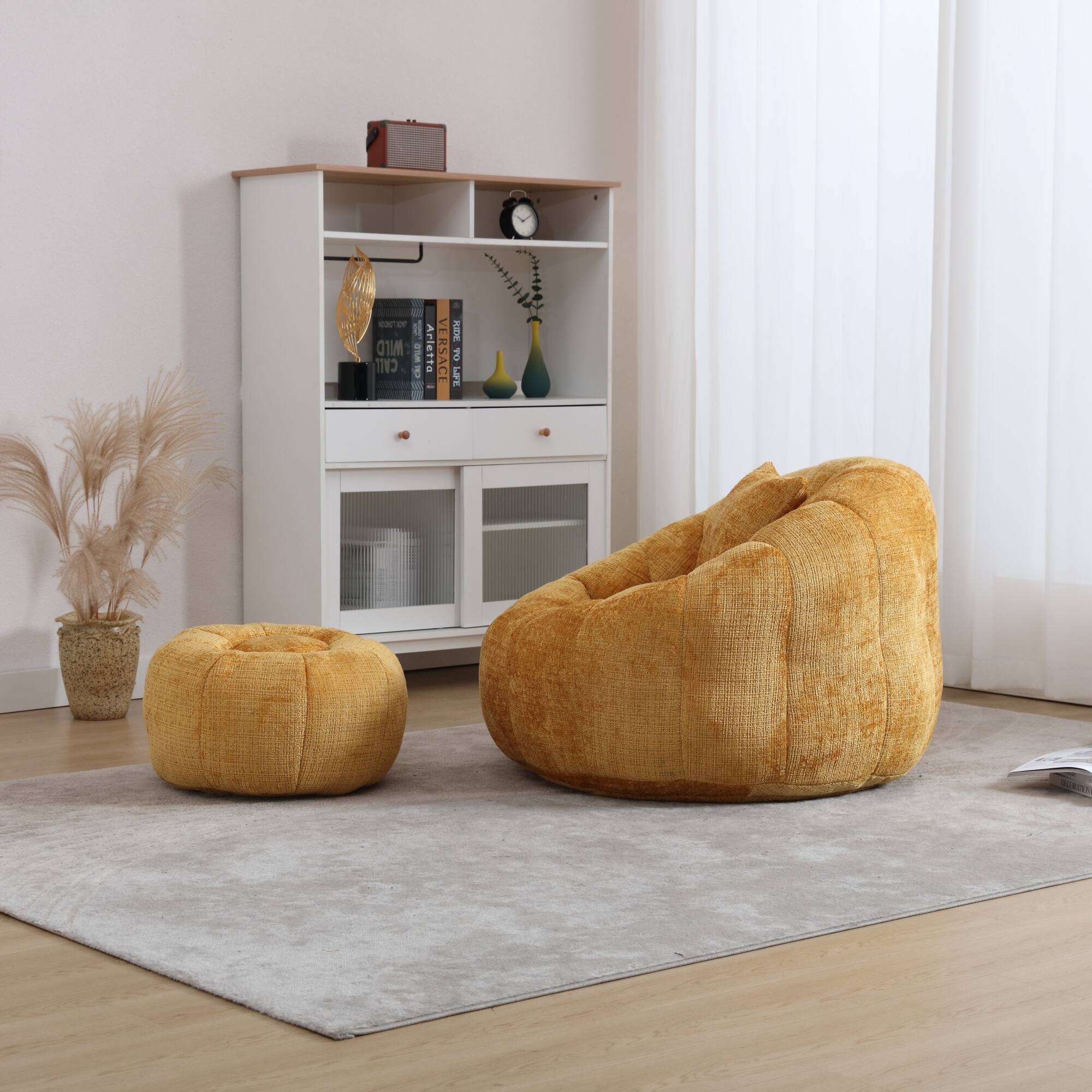 Sure, here is the corrected text:

- "aor TA RPE INTD 4 i ArIeTTO ERSACE"
- "CALL f 1"

It seems like there might be some errors or typos in the text. If you have more context or a clearer image, I might be able to help further!