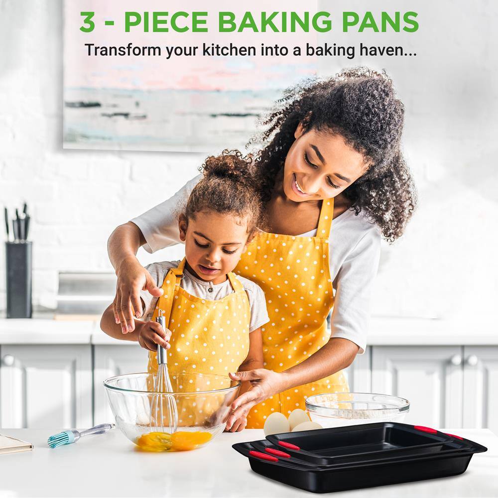 3 - PIECE BAKING PANS  
Transform your kitchen into a baking haven...