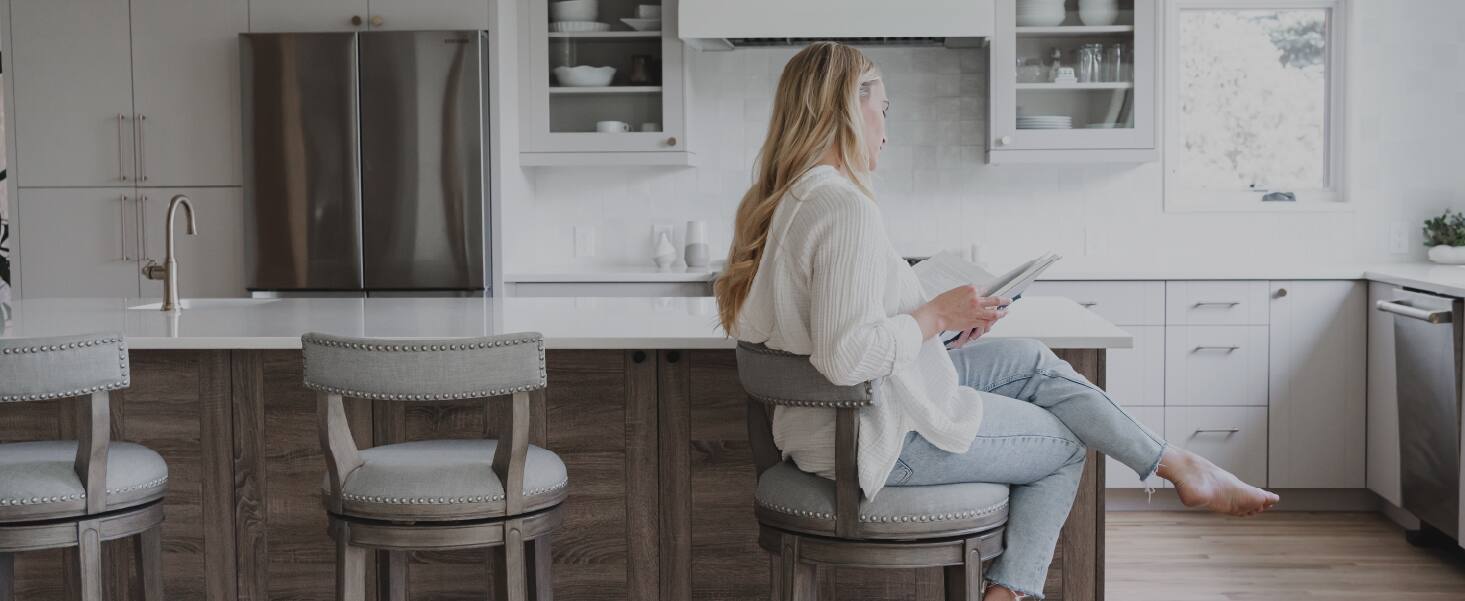 Back. Maven Lane - 31" Alexander Bar Stool in Reclaimed Oak Finish with Fabric Upholstery - Reclaimed Oak.