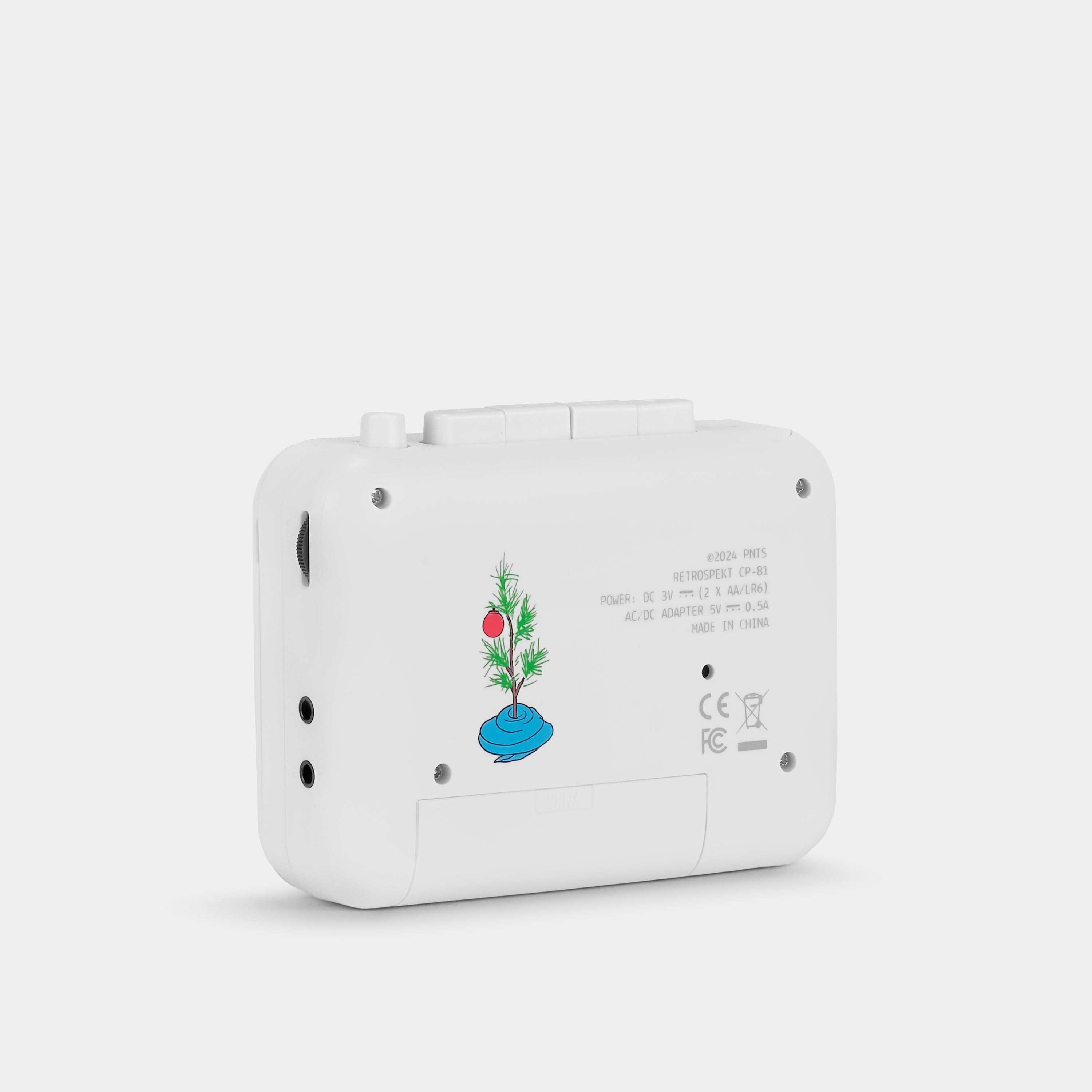 2024 PNIS RETROSPEKT (P-81)  
POWER: DC 3V (2 x AA/LR6)  
AC/DC ADAPTER 5V ±0.5A  
MADE IN CHINA  
CE FC