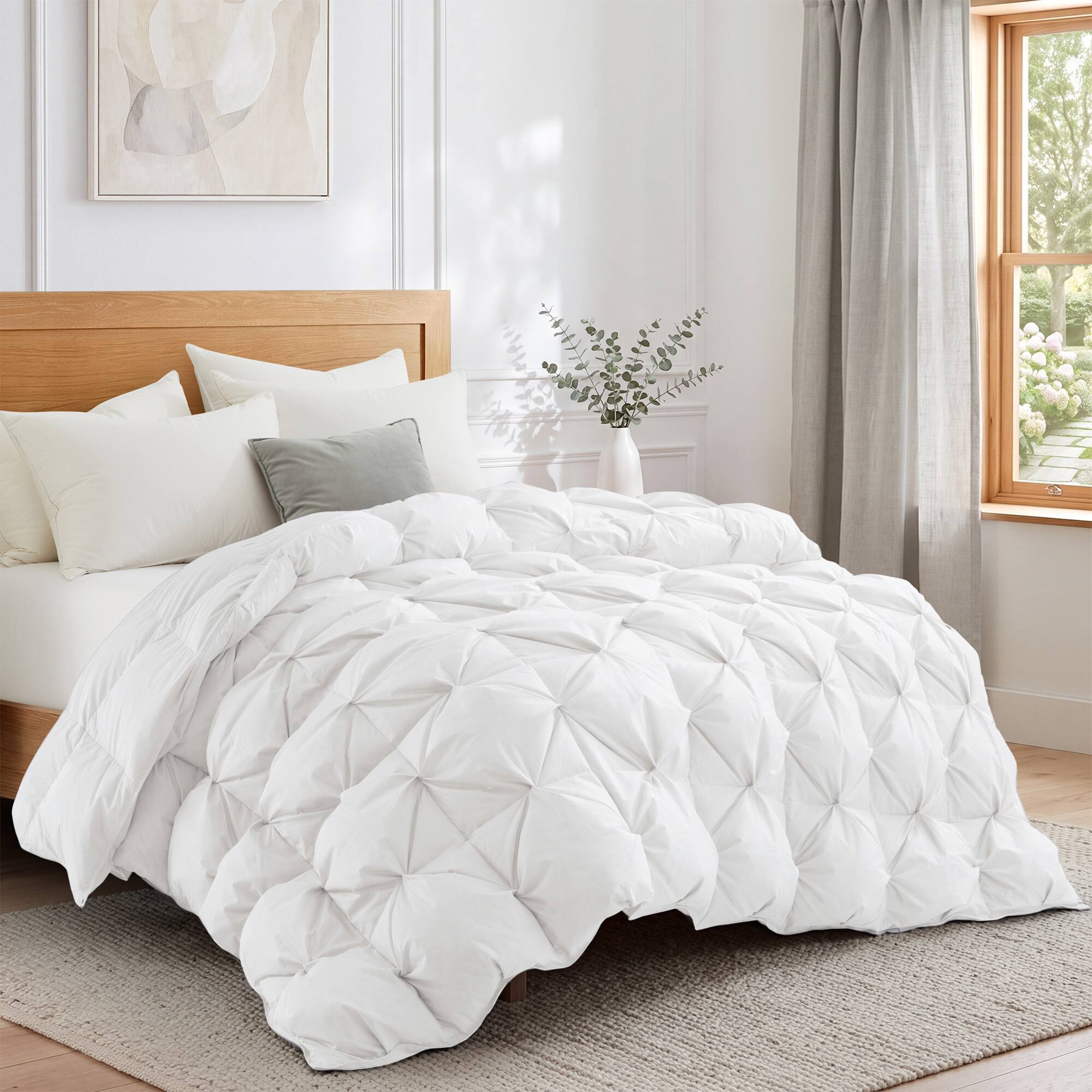 Angle. Peace Nest - Peace Nest Cotton Blend White Goose Down Fiber Comforter Duvet Insert with Pintuck Pleat, White, California King - White.