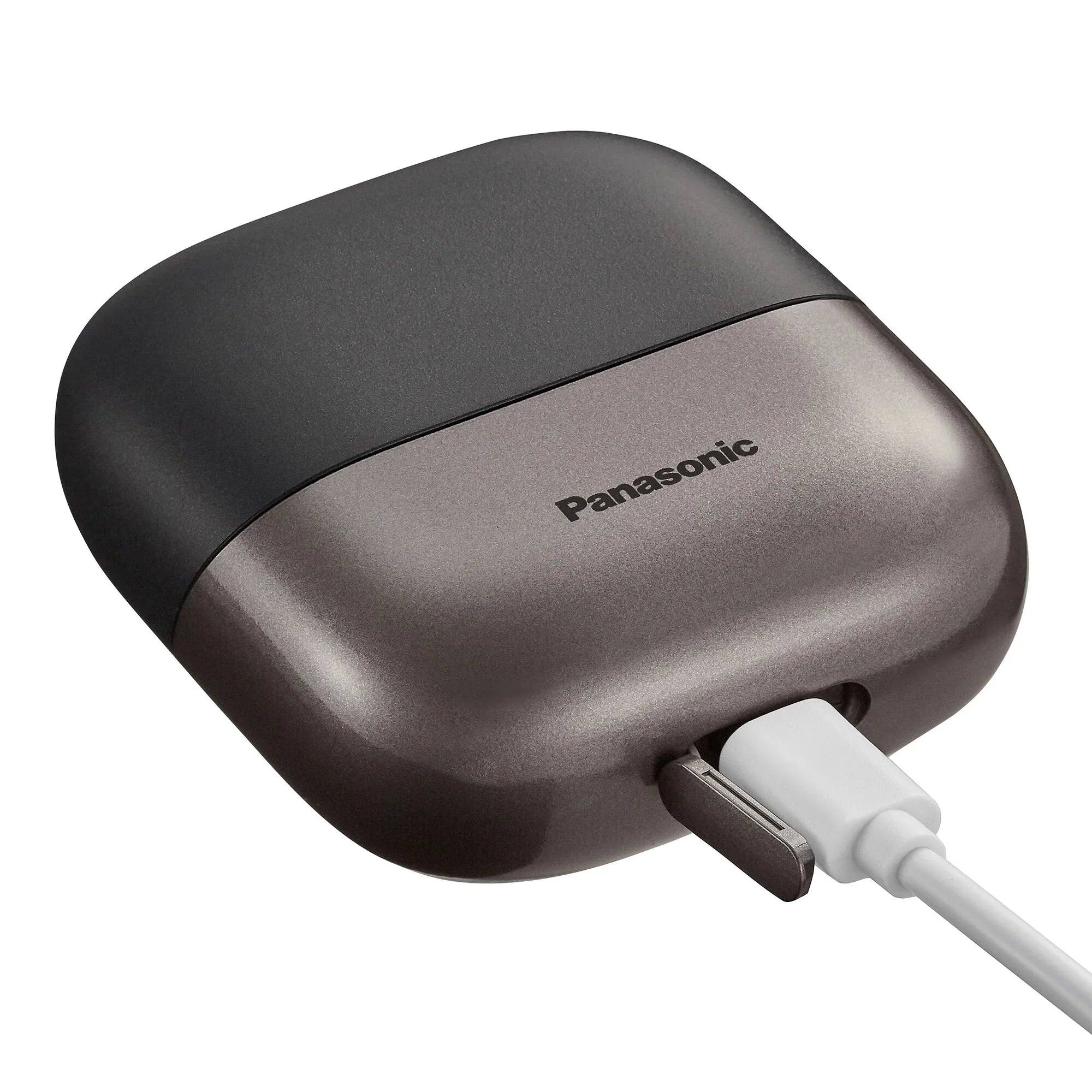 Angle. Panasonic - Swipe Right Electric Travel Shaver for Men - Black.