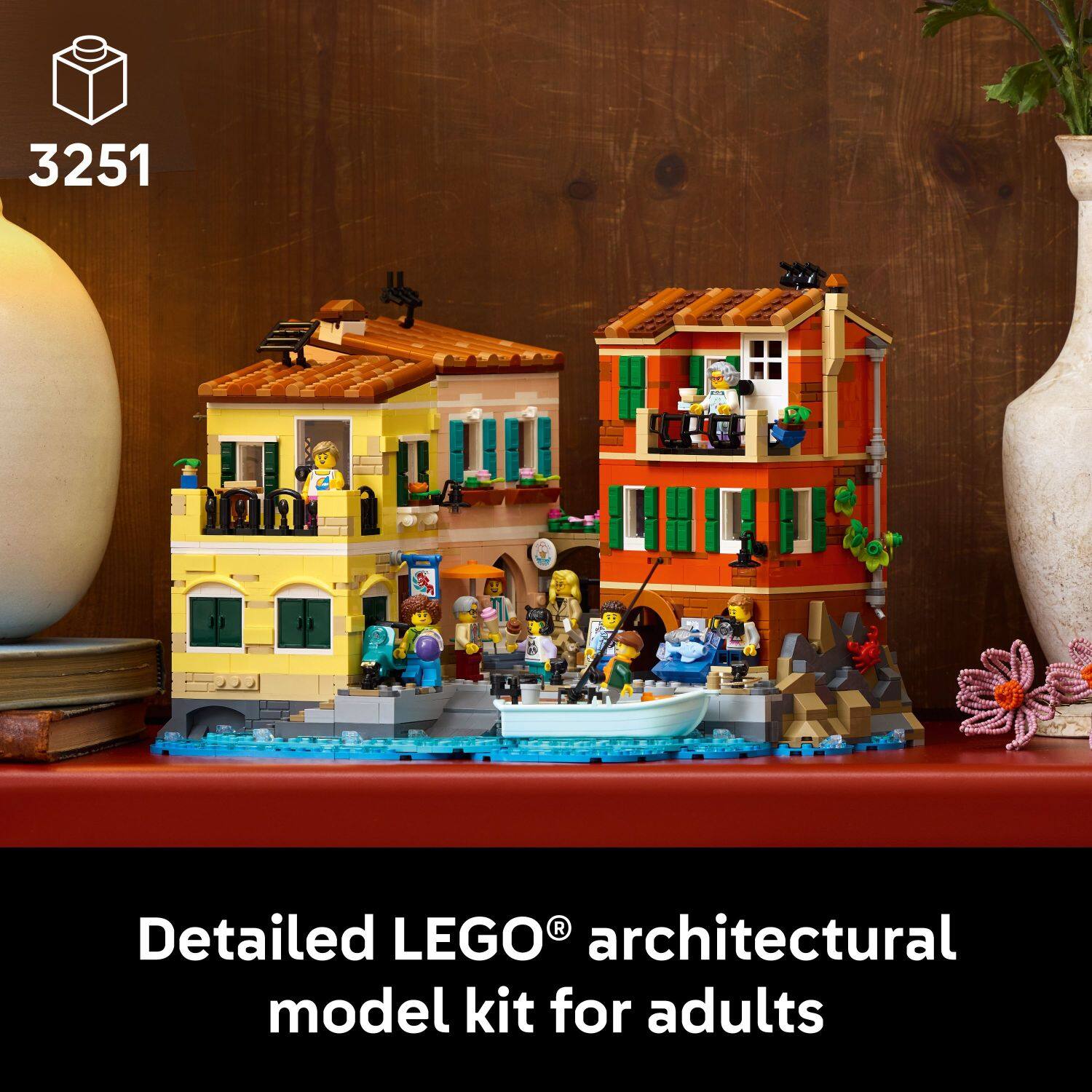 3251

Detailed LEGO® architectural model kit for adults