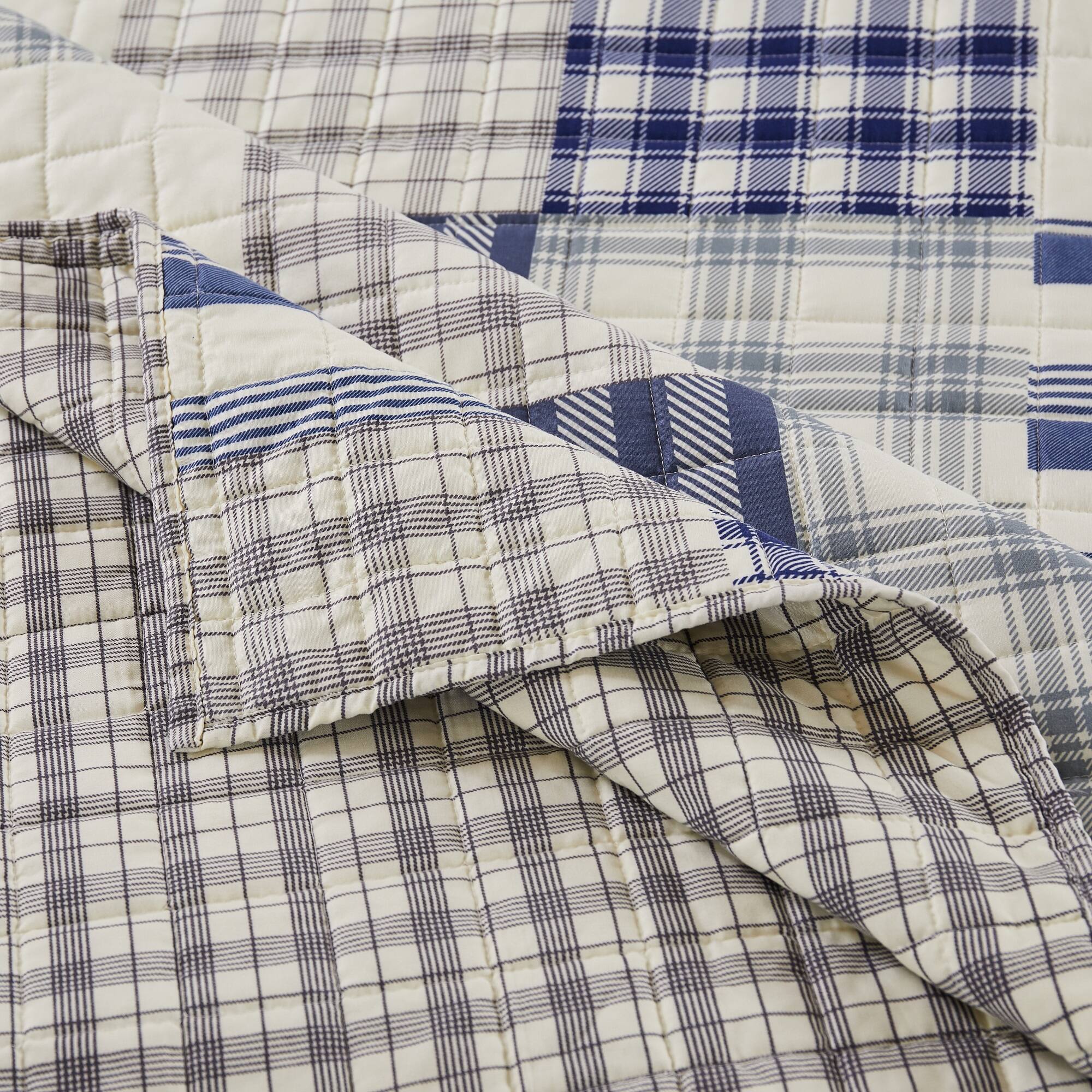 Angle. BreeBe - Napa Sham King - Blue.