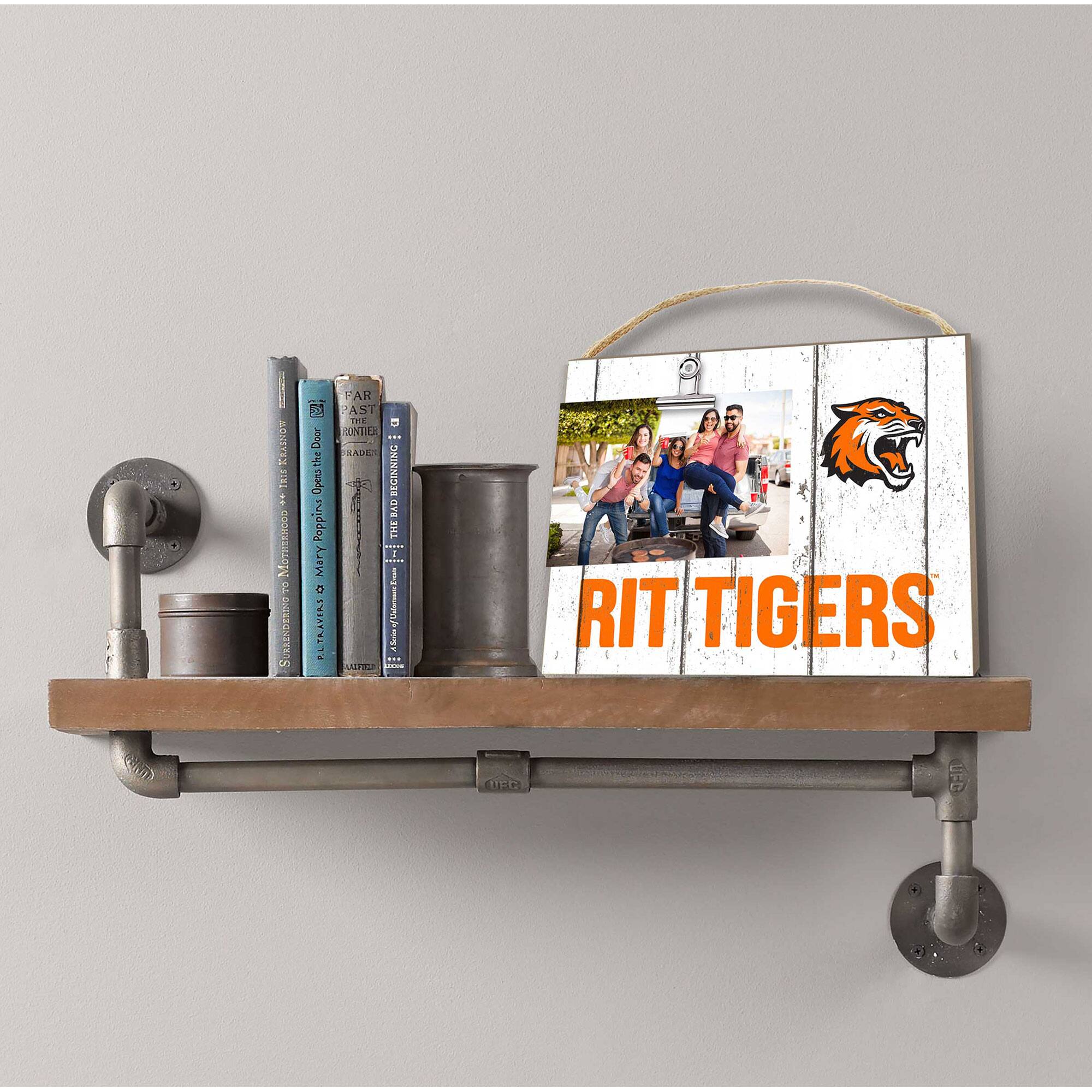 KRASNOT .1 : E g DREAK DO Door the Opens Poppira Mary a P.LTR.AVIRS AR A 'AST THE ONTICA I SAUE ECINNINC BAD THE ..... I I r AdIa .. RIT TIGERS TN