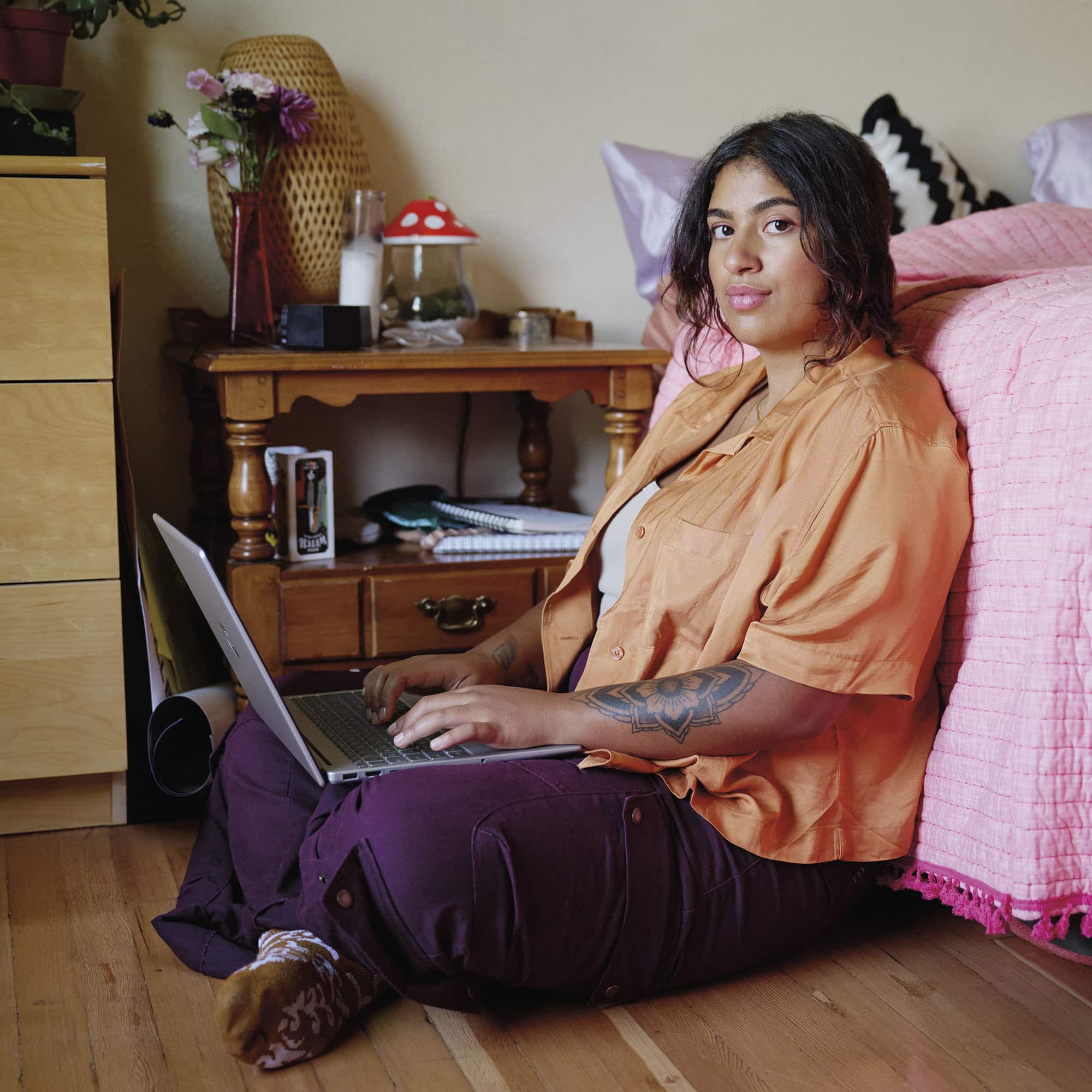 Alt View 9. HP - 15.6" Laptop - Intel N100 2023 - 4GB Memory - 128GB UFS - Natural Silver.