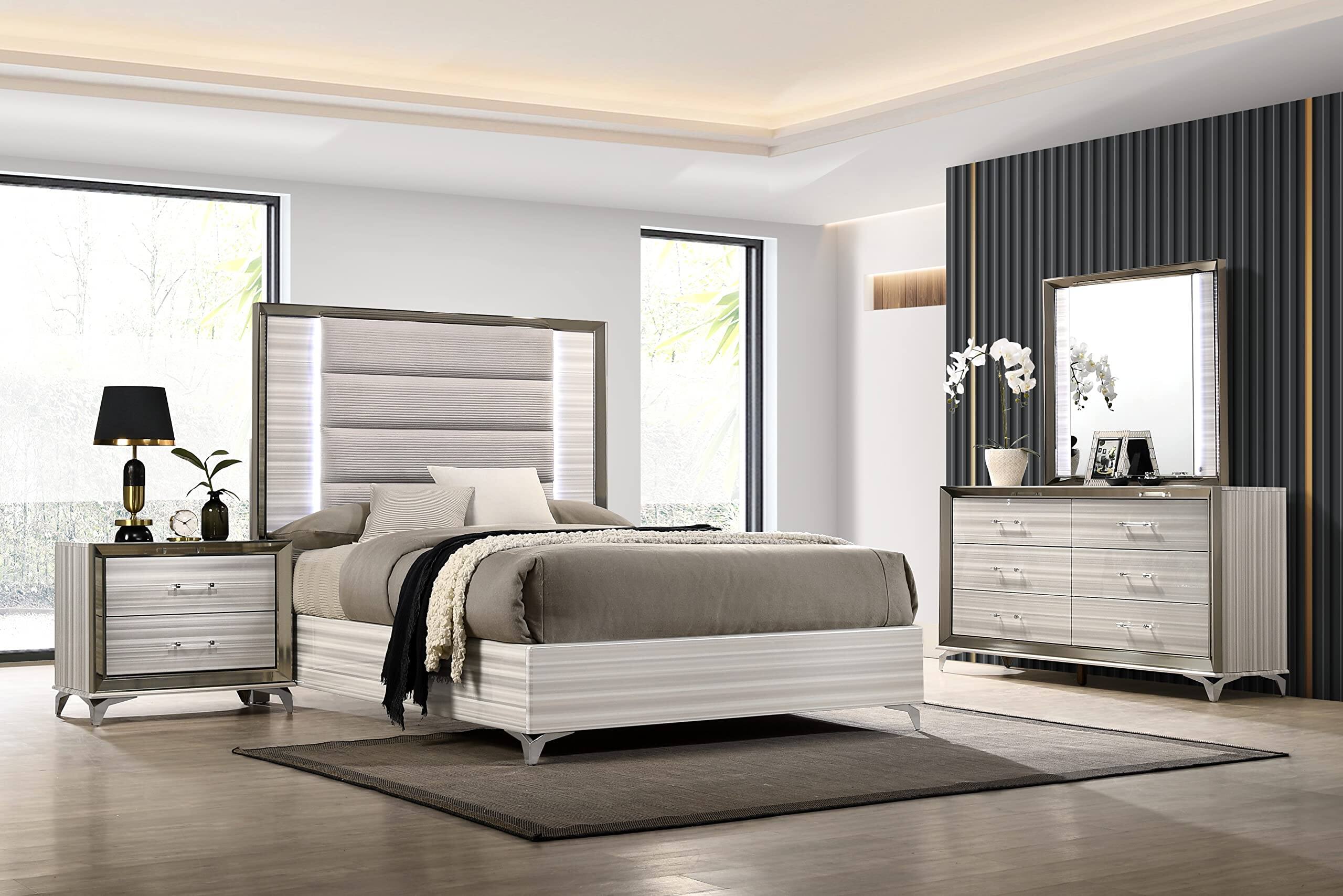 Back. Global Furniture USA - Modern Zambrano White Nightstand - White.
