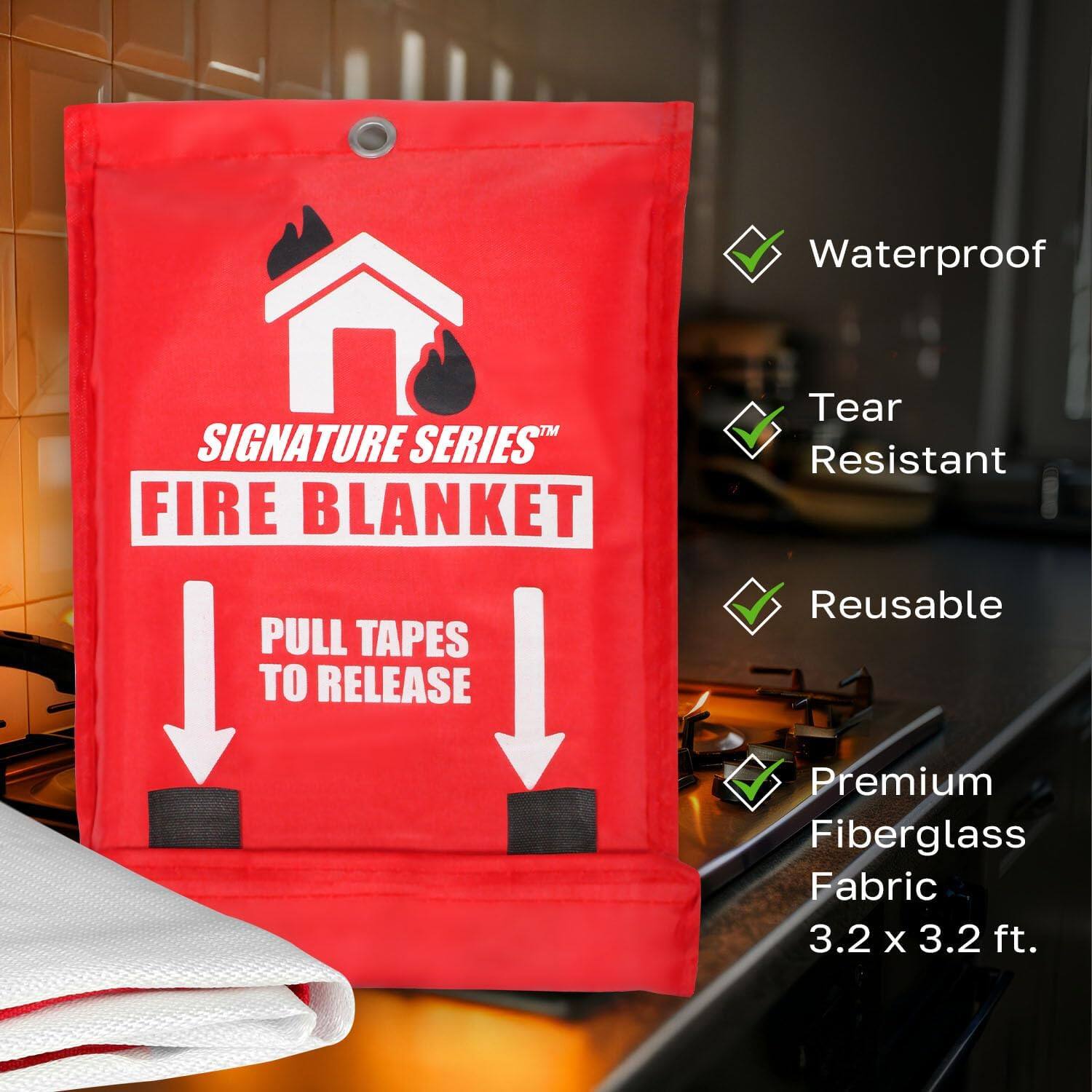 Waterproof SIGNATURE SERIES FIRE BLANKET  
Tear Resistant  
PULL TAPES TO RELEASE  
Reusable  
Premium Fiberglass Fabric  
3.2 x 3.2 ft.