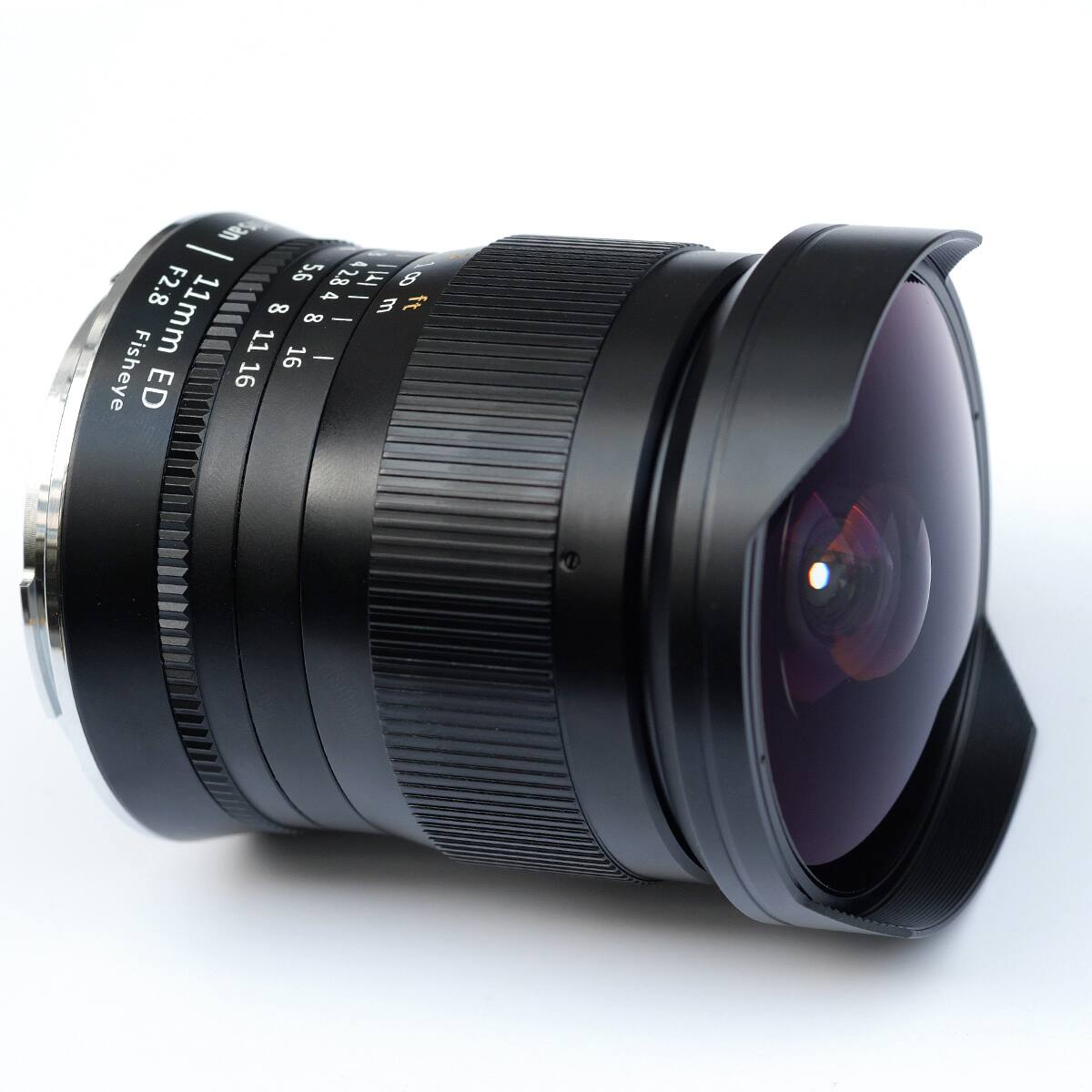 11mm F2.8 5.6 128 14 8 P ft 11mm 8 3 8 - 11 16 - Fisheye ED