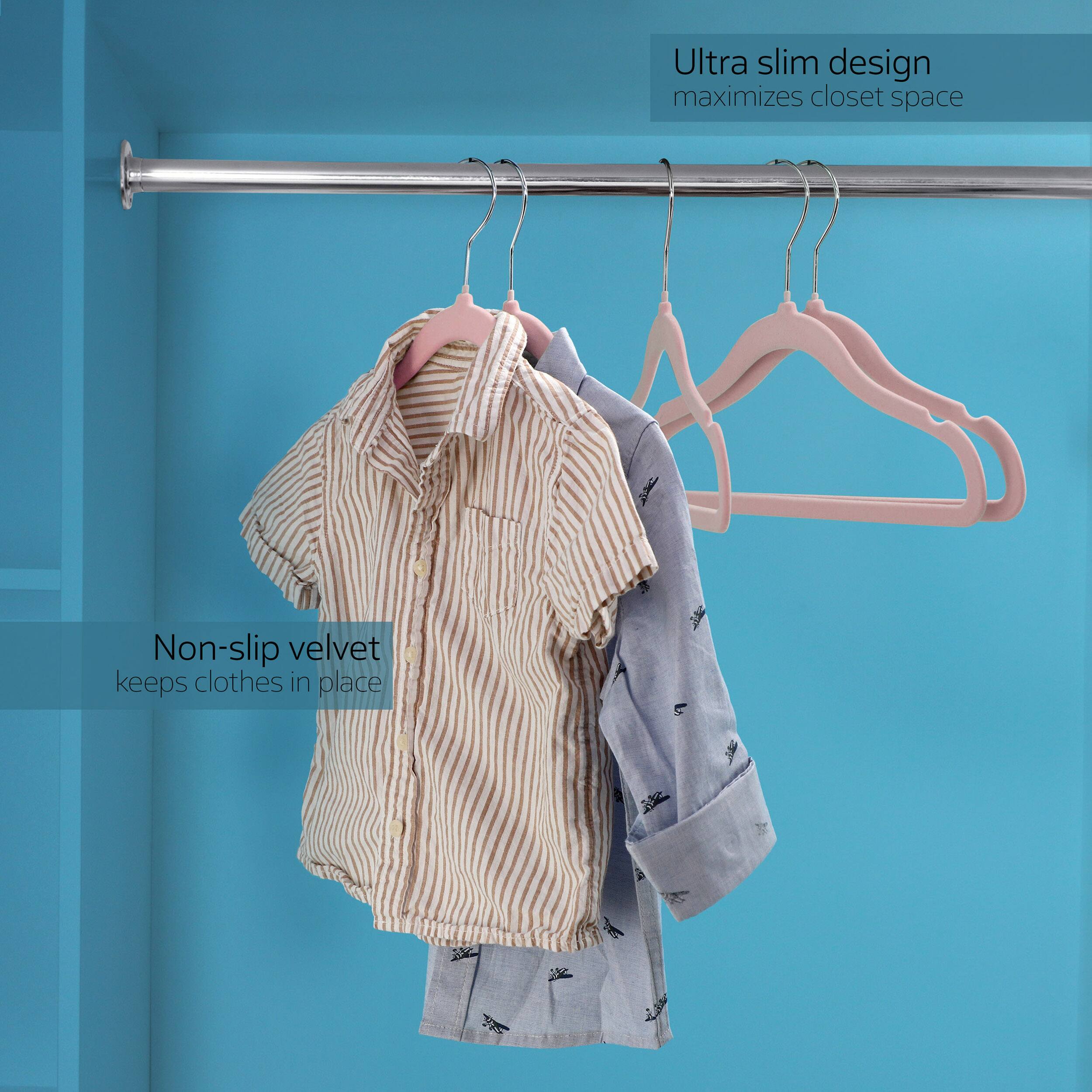 Ultra slim design maximizes closet space  
Non-slip velvet keeps clothes in place