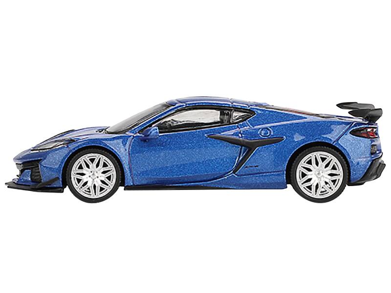 Angle. Mini GT - 2023 Chevrolet Corvette Z06 Elkhart Lake Blue Metallic Limited Edition 1/64 Diecast Model Car by Mini GT - Lake Blue.