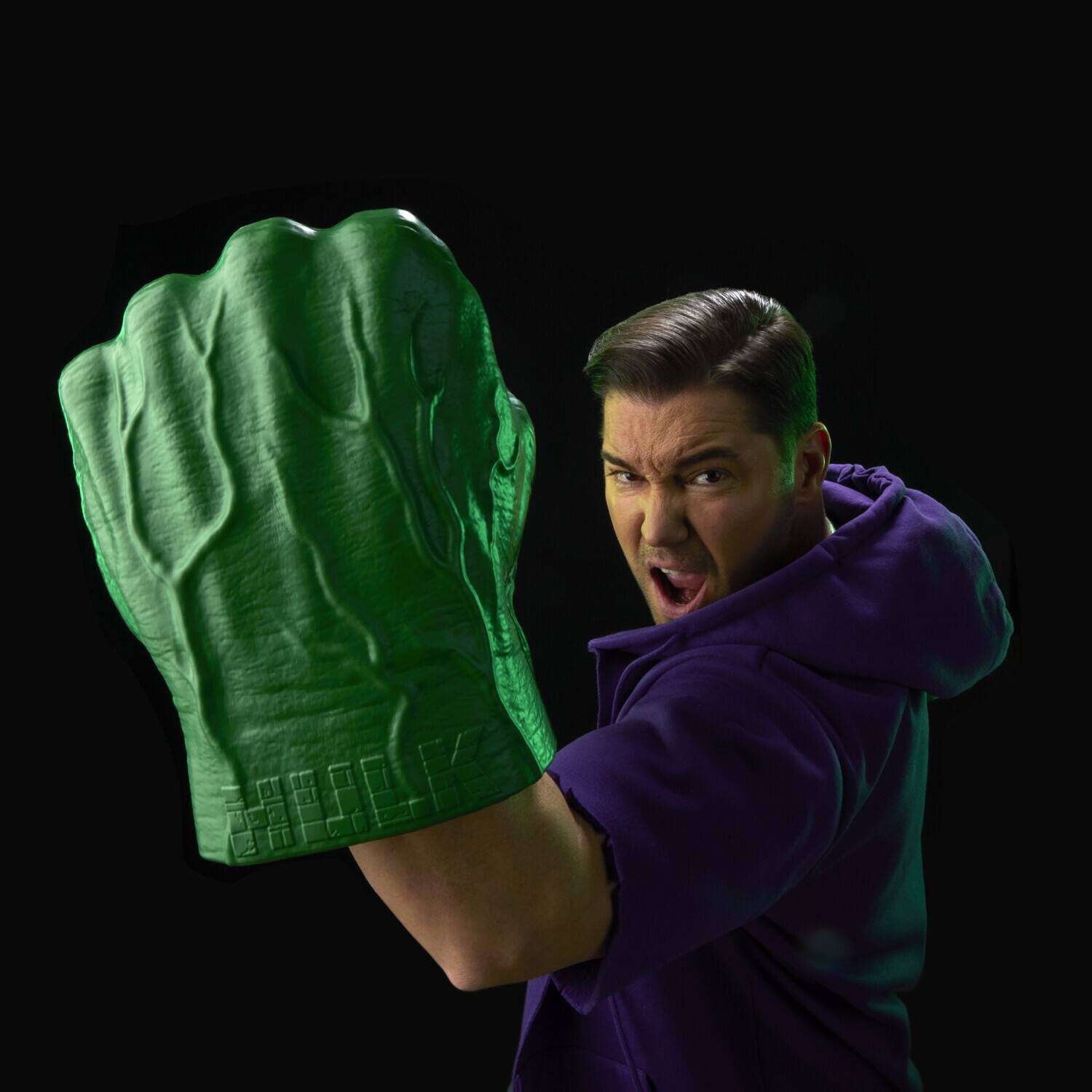 Alt View 4. Hasbro - Marvel Legends - Incredible Hulk Premium Roleplay Fists with Smash 'N Bash Sound FX   - COLLECTIBLES - Multicolor.