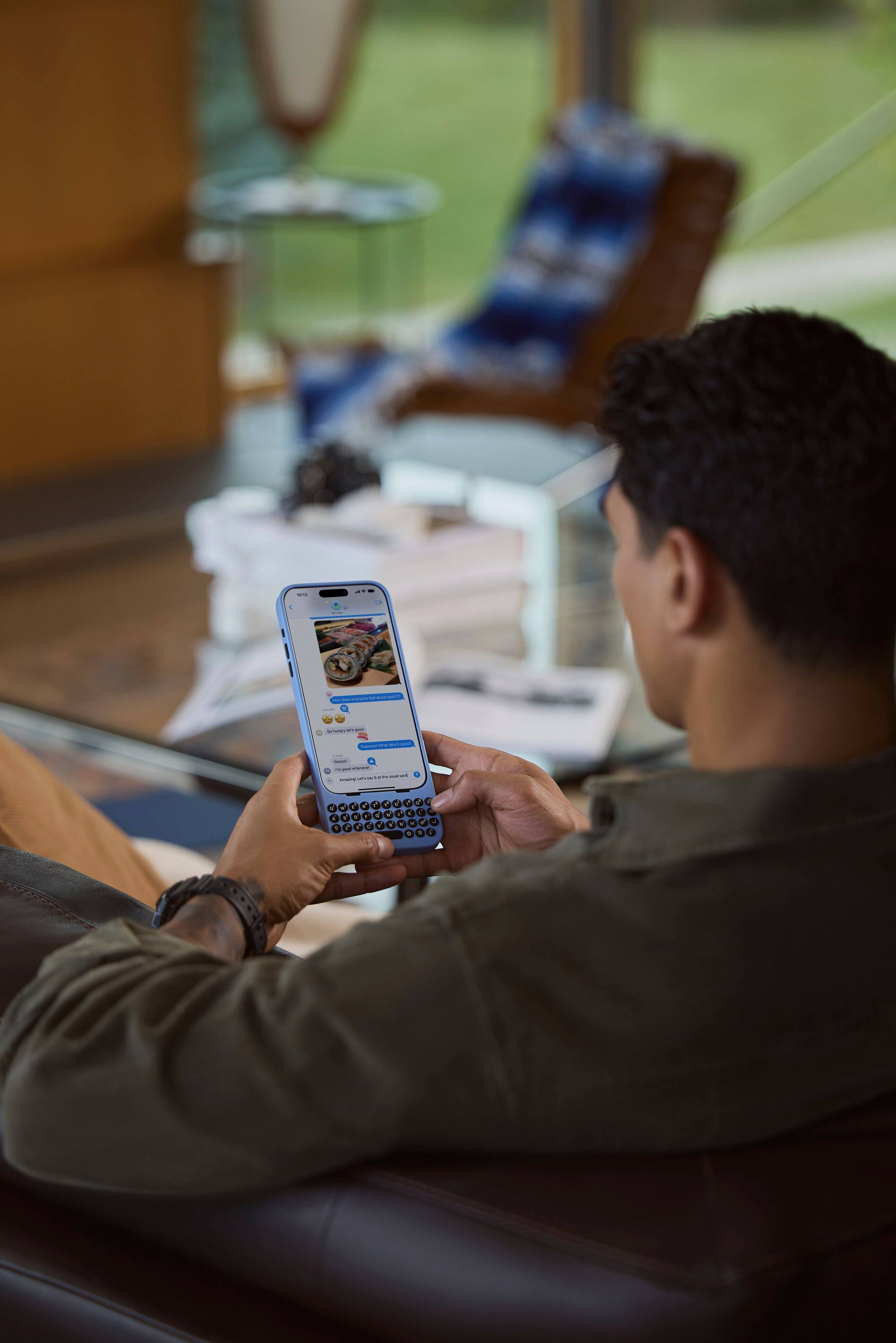 Alt View 17. Clicks - Keyboard for Apple iPhone 16 Pro Max - Surf.